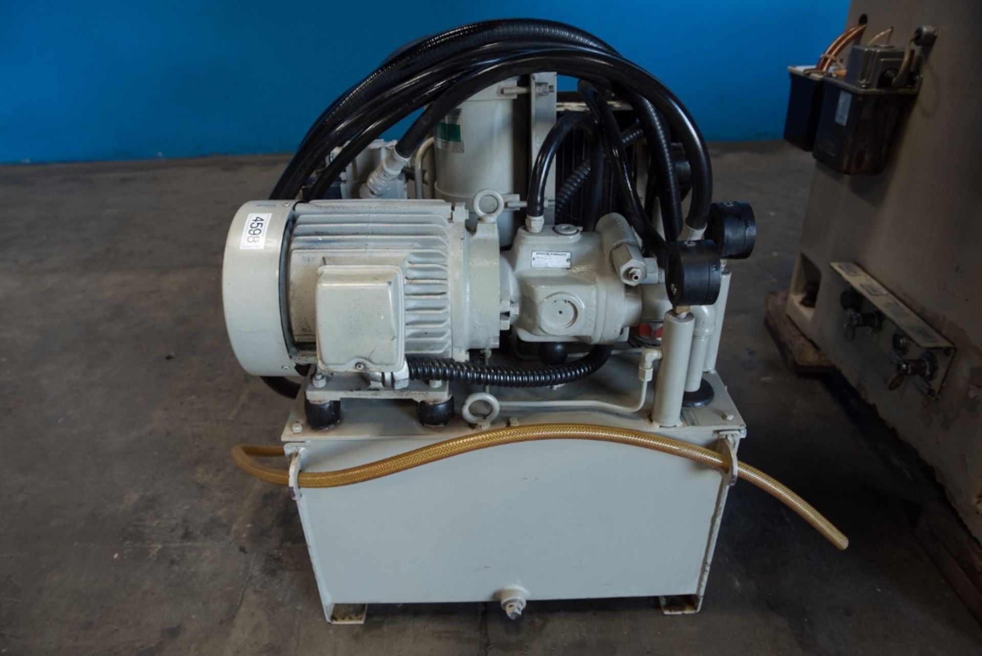 Okamoto Automatic Surface Grinder 6'' x 18''. LOADING FEE FOR THIS LOT: $250 - Image 8 of 20