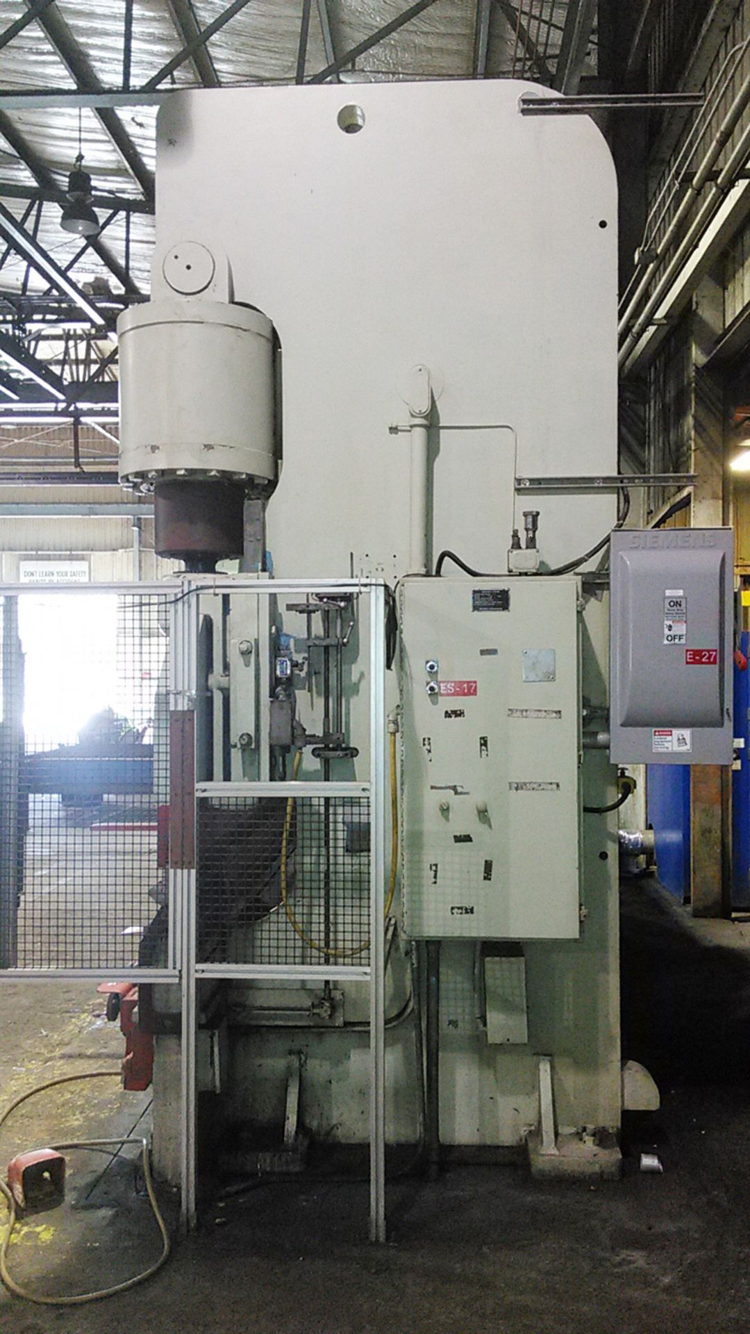 Cincinnati Hydraulic Press Brake 500 Ton x 20' (Located in Painesville, OH -- lot #1013) - Image 2 of 12