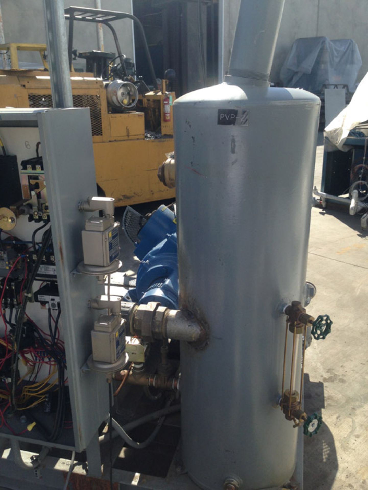 Arc Buehler Air Reciving Tank Model #PRO-4208U670. LOADING FEE FOR THIS LOT: $200 - Image 27 of 39