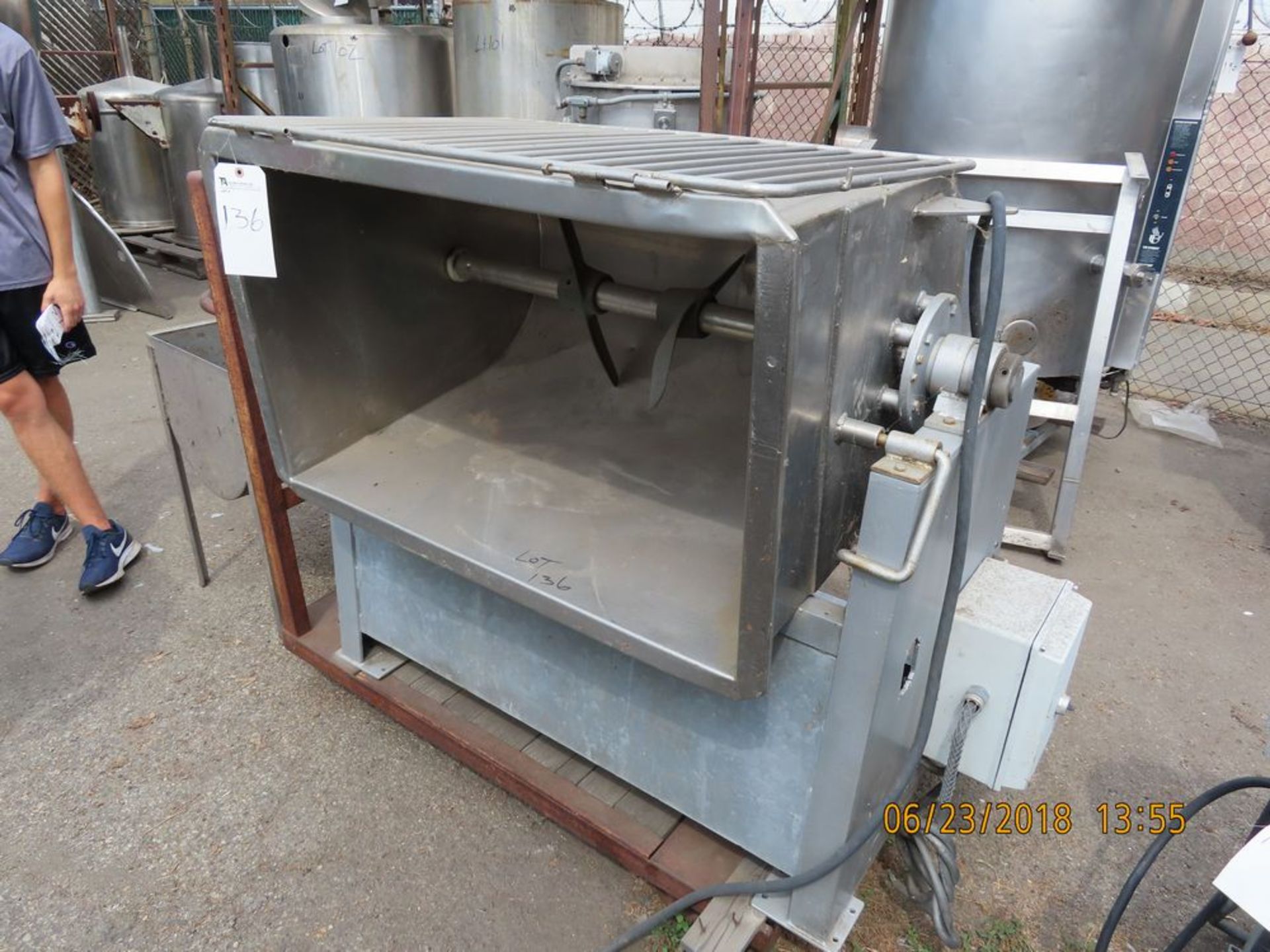 Horizontal S.S. Paddle Mixer, Wet or Dry Blender 3'W x 21''Dia. X 2 1/2'D