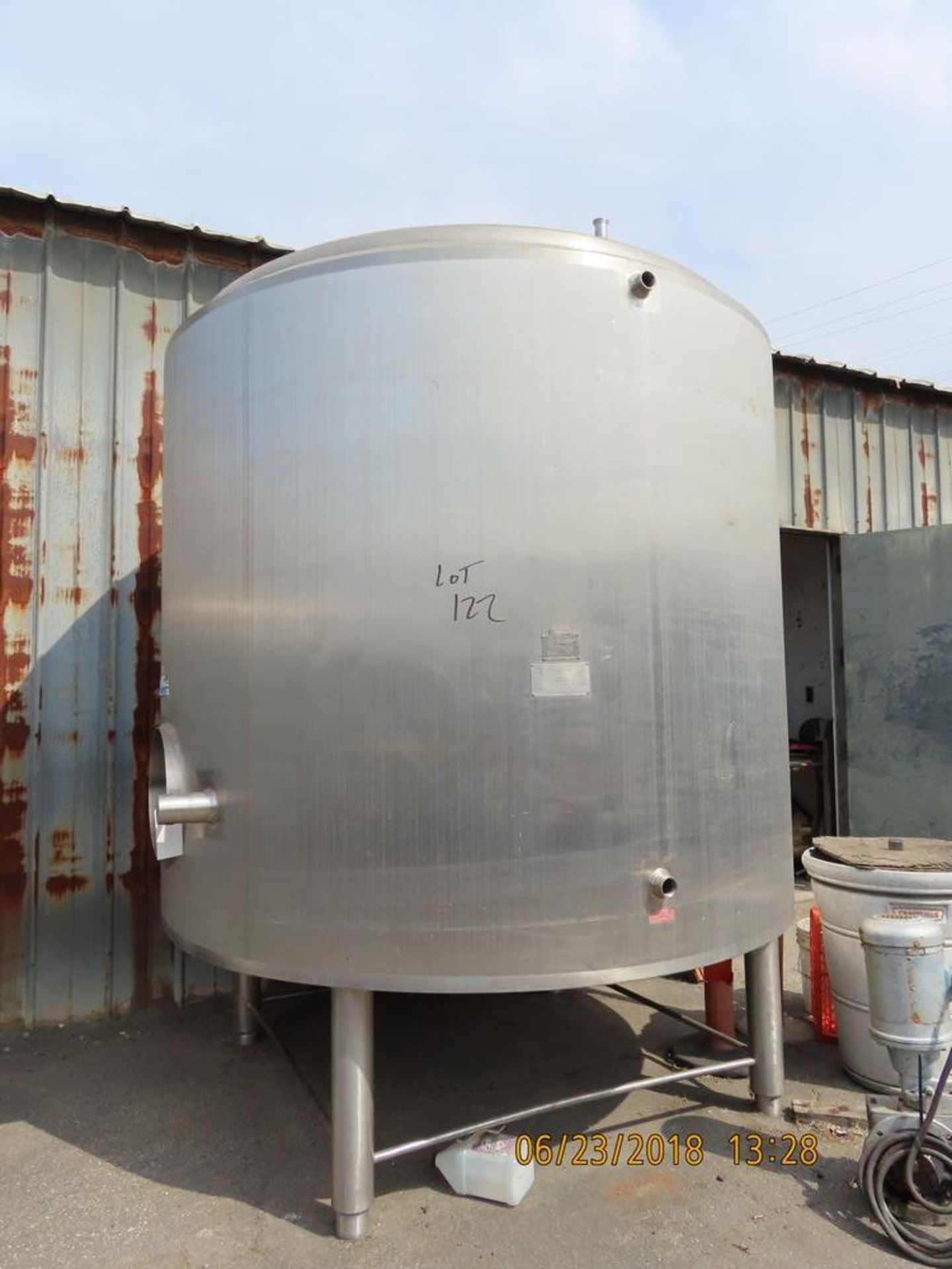 (1985) APV 2000 Gal., S.S. Jacketed Tank, 109 psiG 7' Dia. X 6'6'' T (26 1/2'' legs)