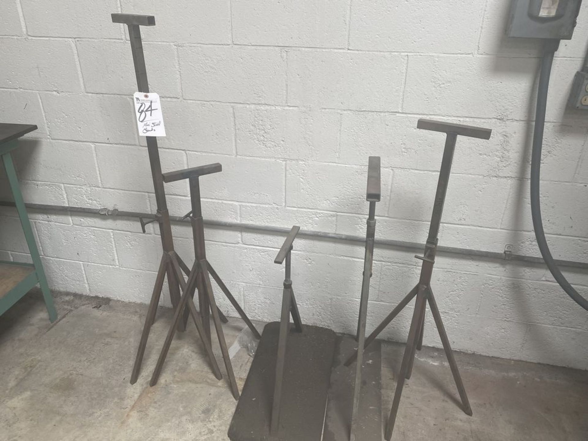 (Lot) (4) Mini Steel Stands