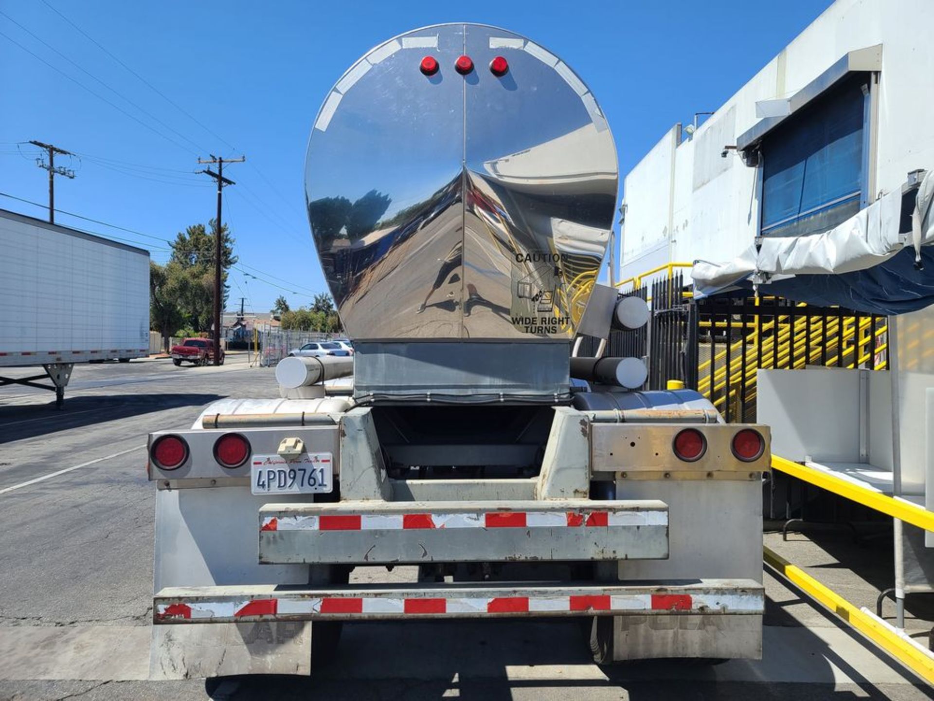 (1994) Polar Tank Trailer, 5,000 Gal. Cap. (NO TITLE) VIN: 1PMS1442651014633 - Image 3 of 8