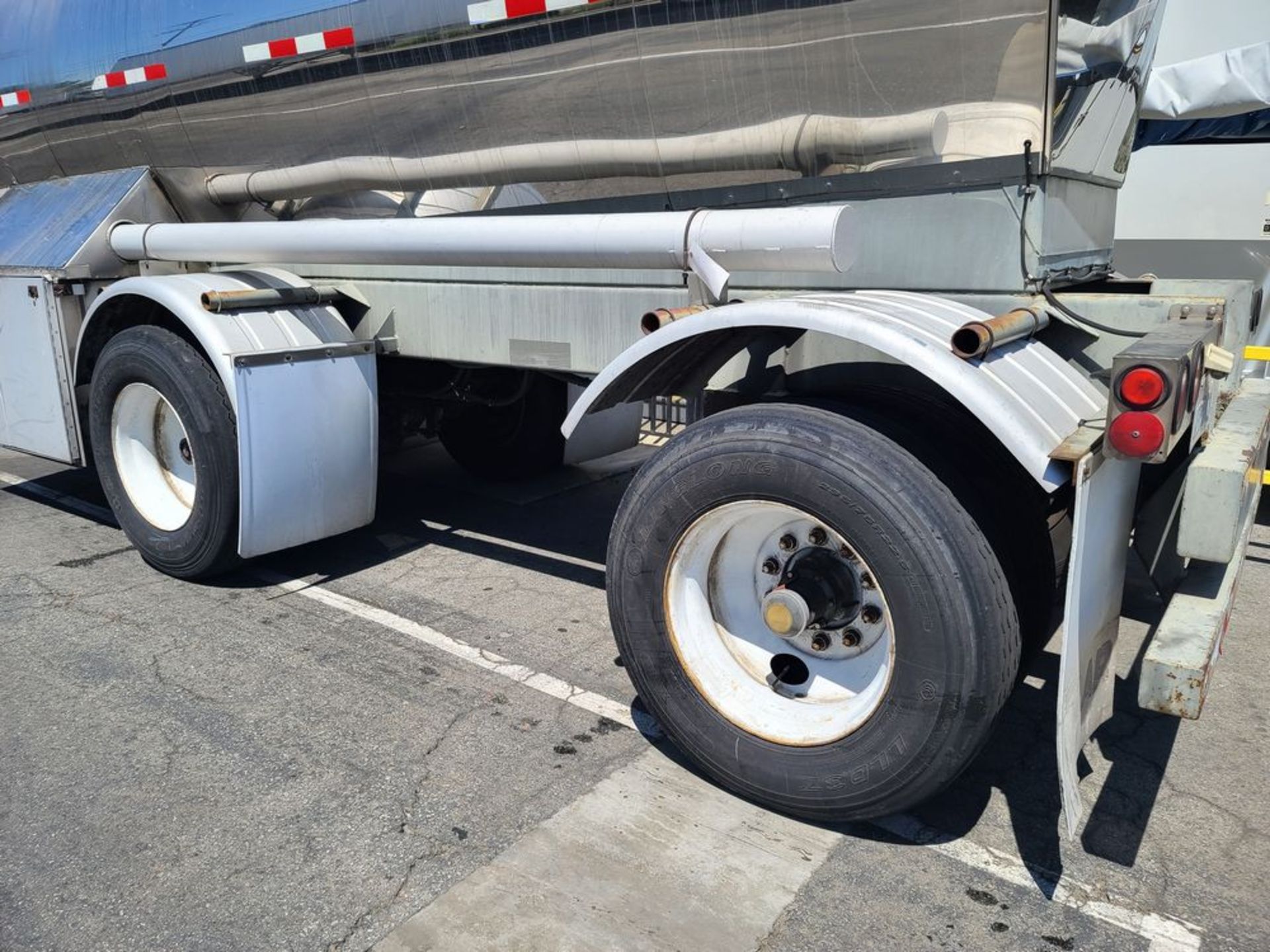 (1994) Polar Tank Trailer, 5,000 Gal. Cap. (NO TITLE) VIN: 1PMS1442651014633 - Image 4 of 8