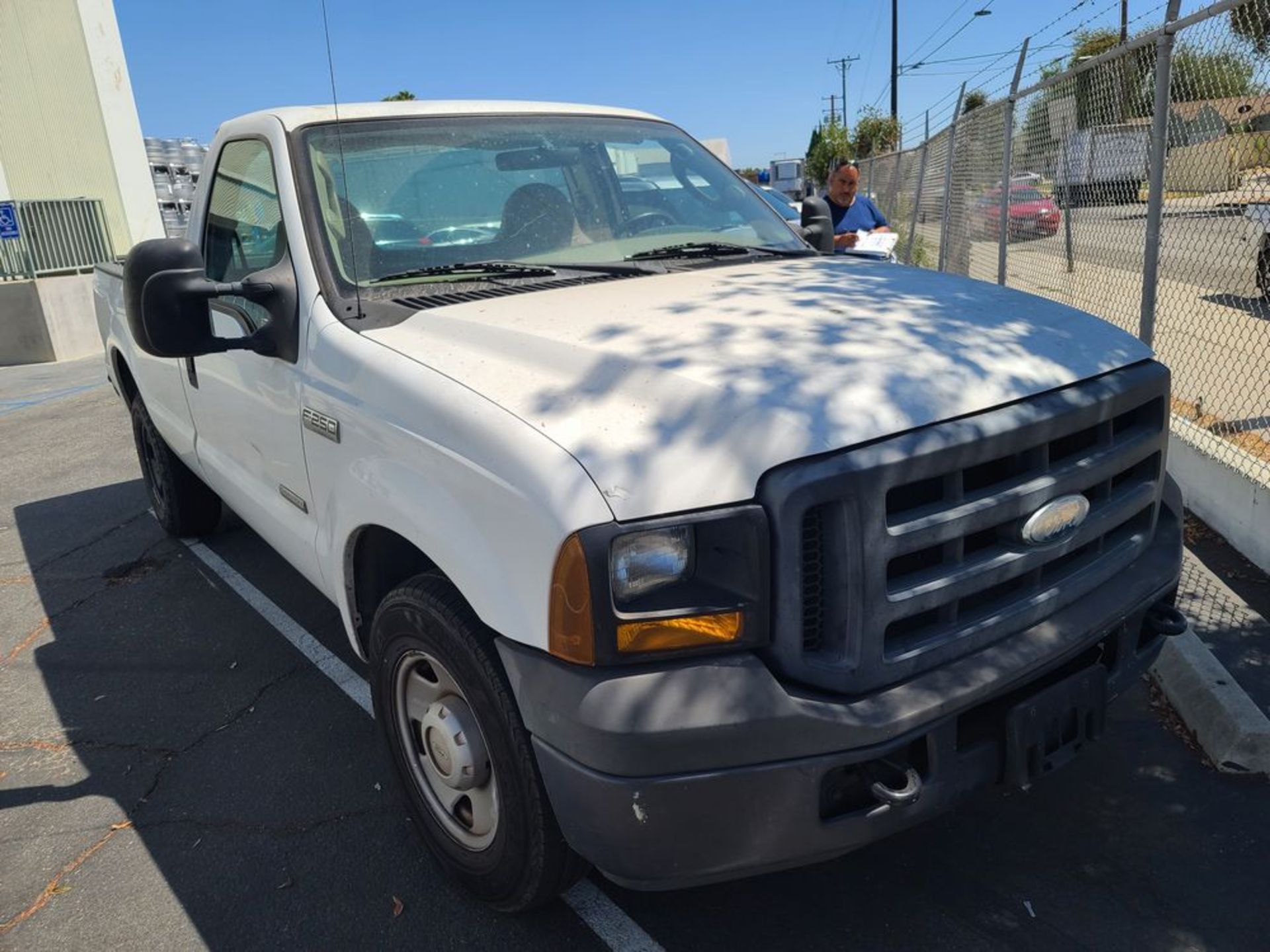 (2006) Ford F-250 XL Super Duty, Miles: n/a VIN: 1FTSF20P57EA15588 - Image 2 of 4