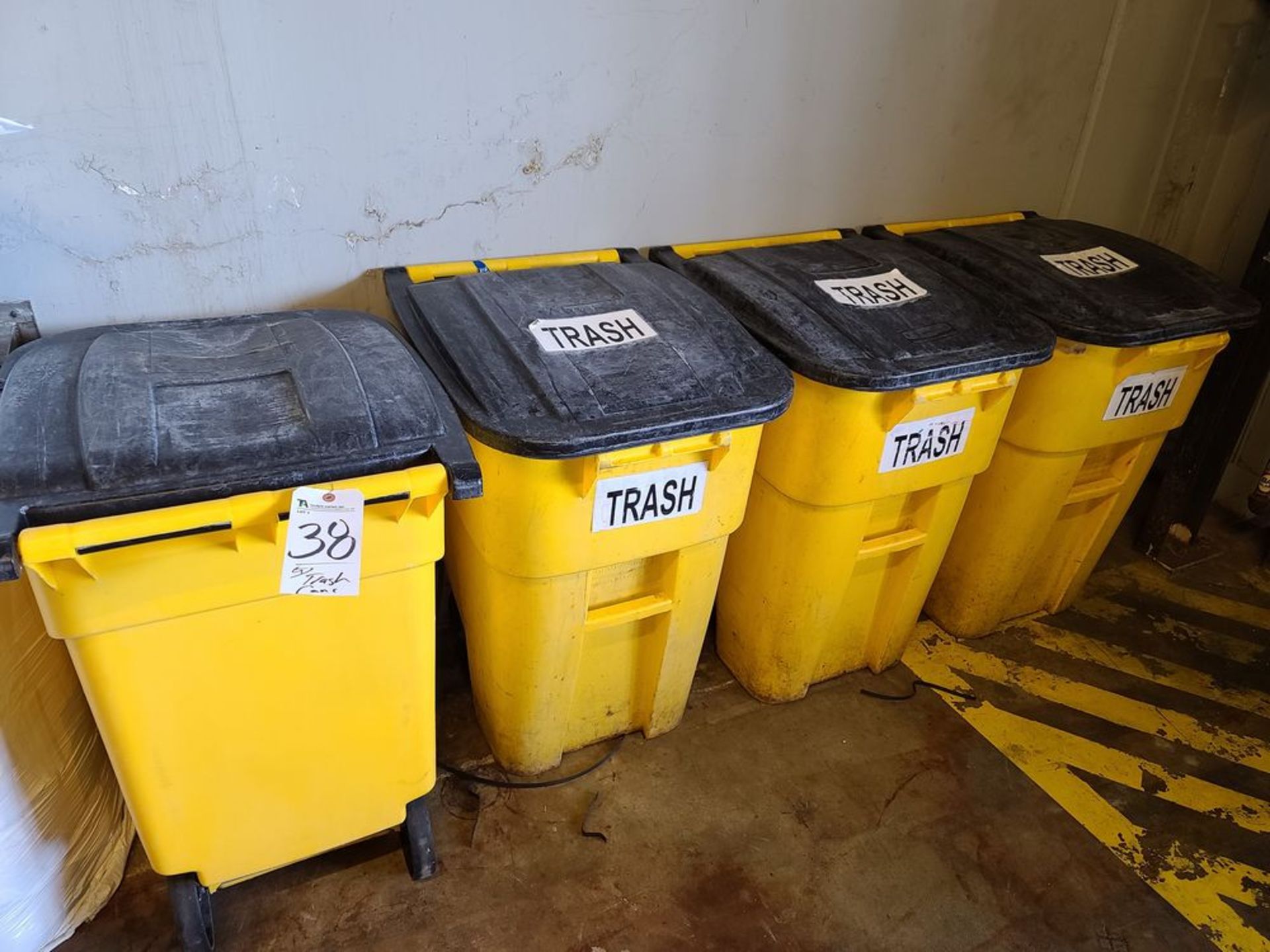 (Lot) Trash Cans