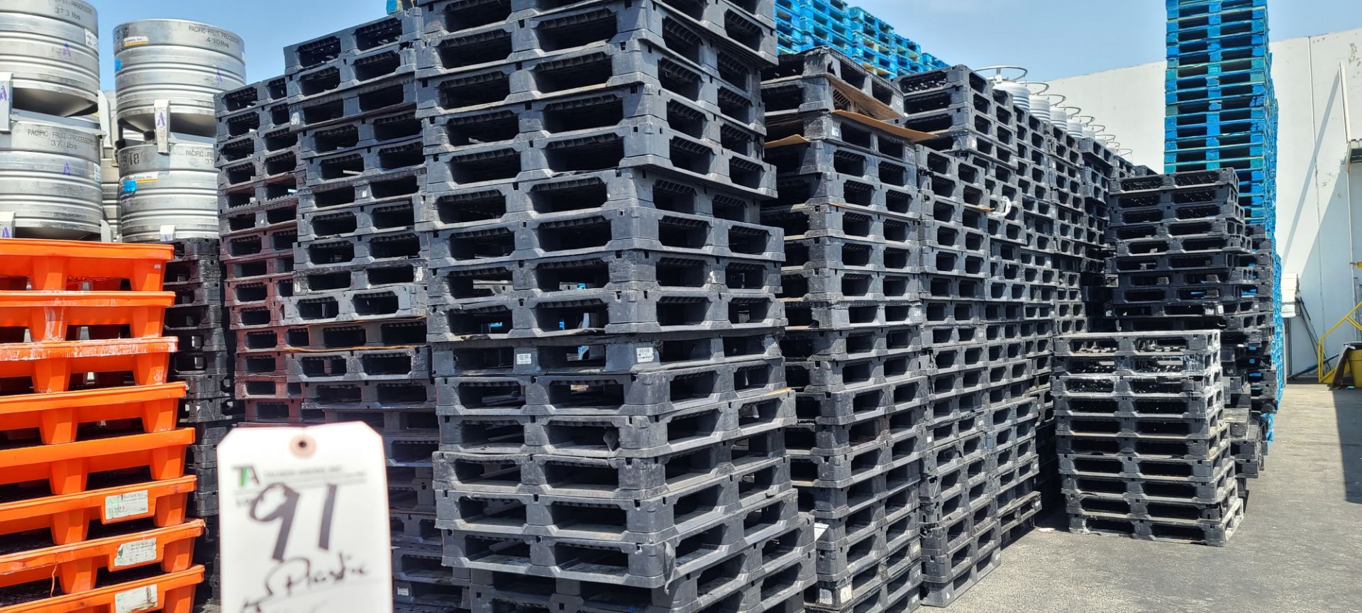 (Lot) Approx. 500 pcs. Plastic Pallets