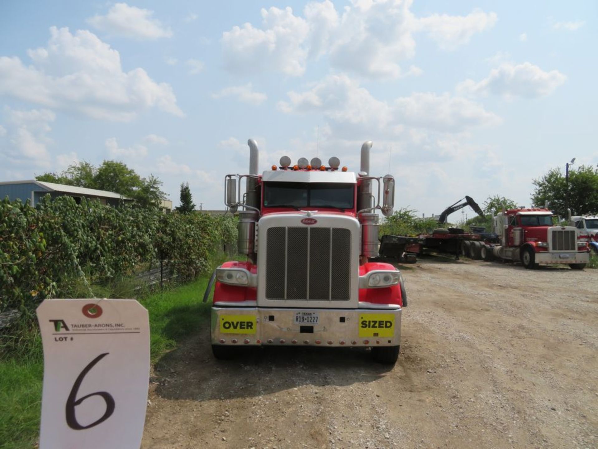 (2011) Peterbilt mod. 388, Tri-Axle, Heavy Haul - Image 3 of 6