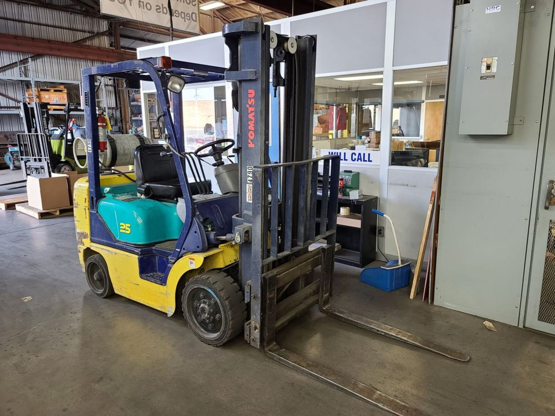 Komatsu mod. FC25ST-12 4790LBS CAP Forklift - Image 2 of 5