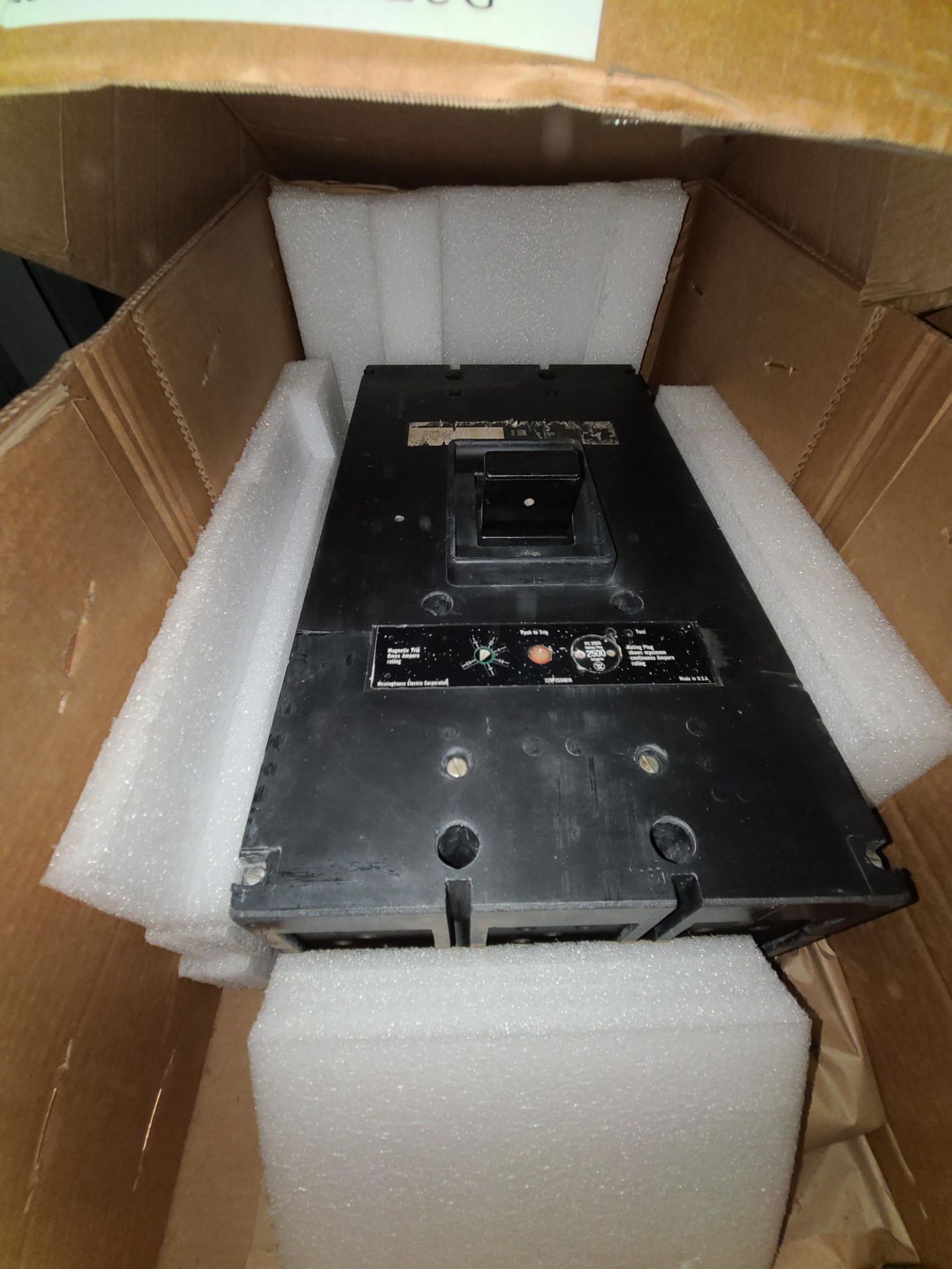 West Circuit Breaker mod. PC32500 0517-17-Q545 (Reconditioned) (LOADING FEES: $15) - Image 2 of 3