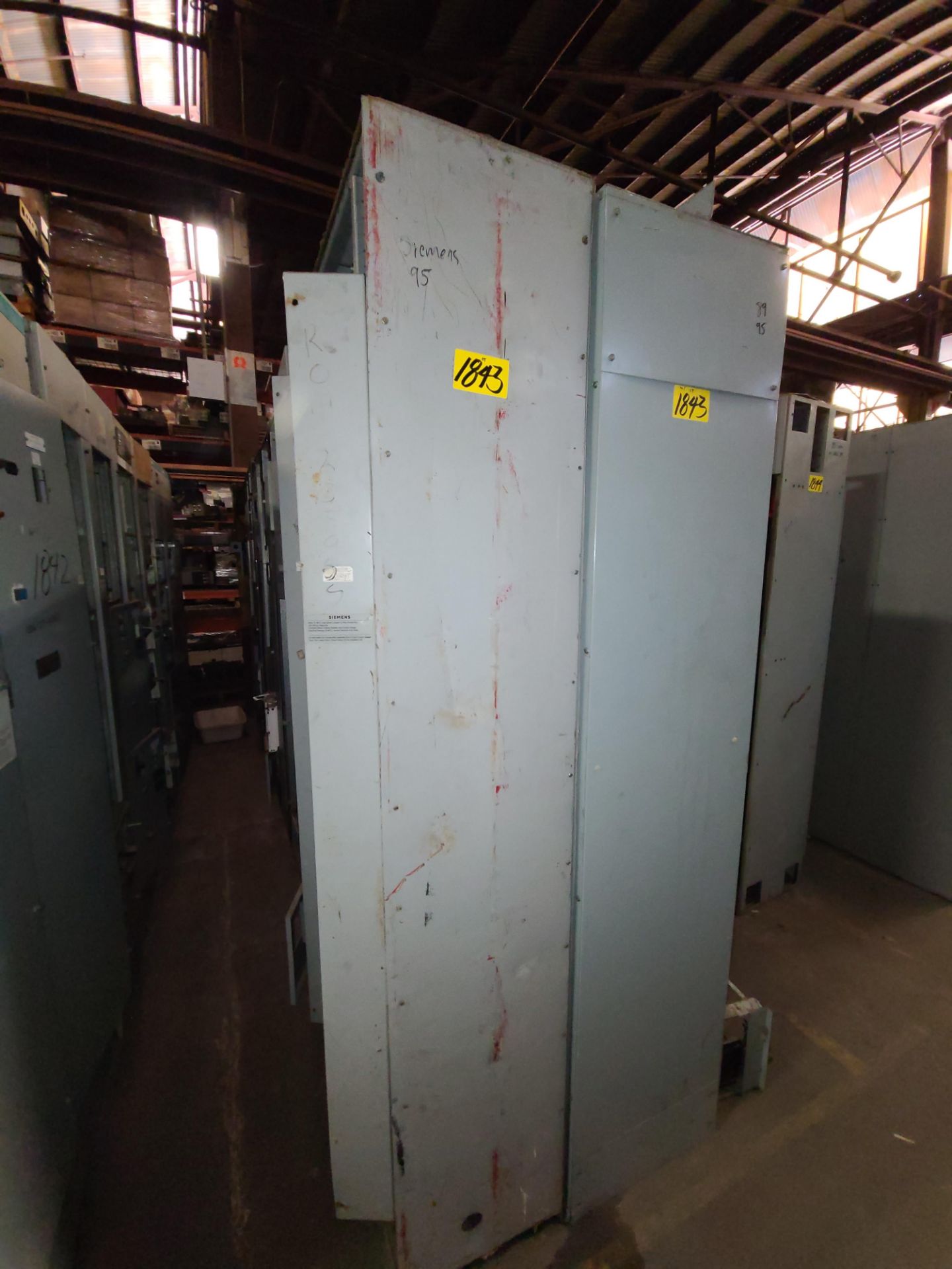 (Lot) Siemens mod. 95 MCC, Siemens 89, N-1, 3ph 480V w/ Assorted Buckets (LOADING FEES: $250)