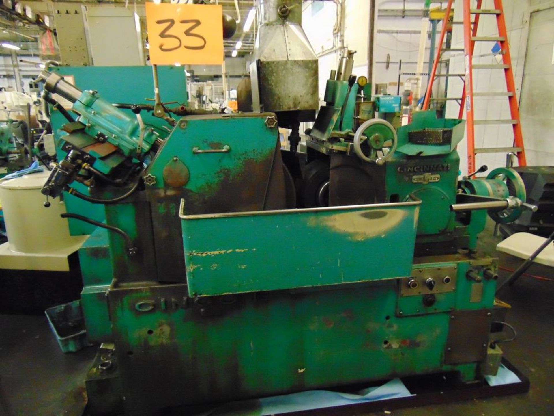 Cincinnati Cinco 15 Centerless Grinder S/N 9M8H5T-56 (LOADING FEES: $600)