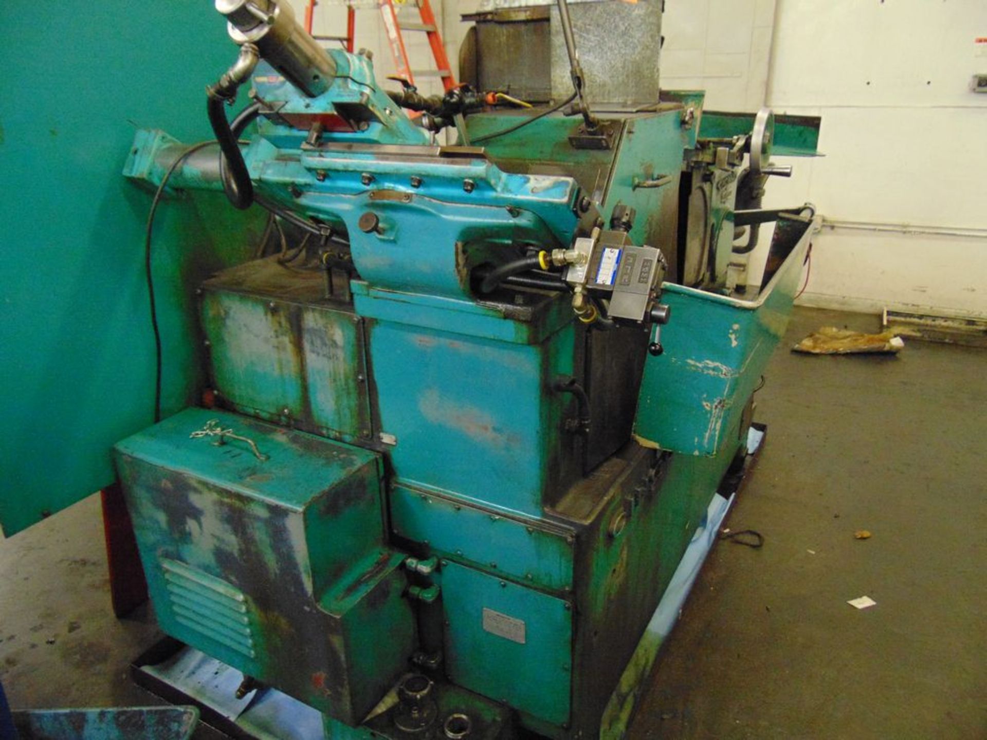 Cincinnati Cinco 15 Centerless Grinder S/N 9M8H5T-56 (LOADING FEES: $600) - Image 2 of 3