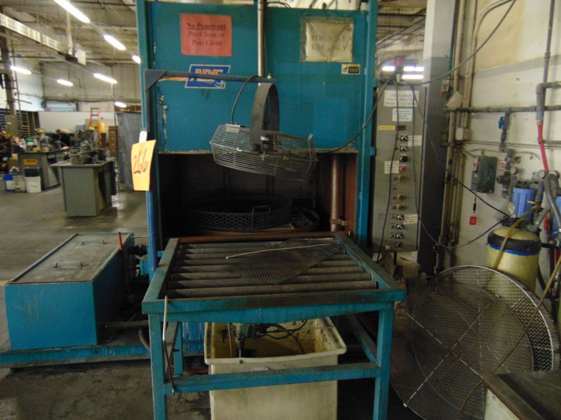 ADF Mod. 900 Parts Washer S/N 9804-3691 (LOADING FEES: $900) - Image 2 of 4