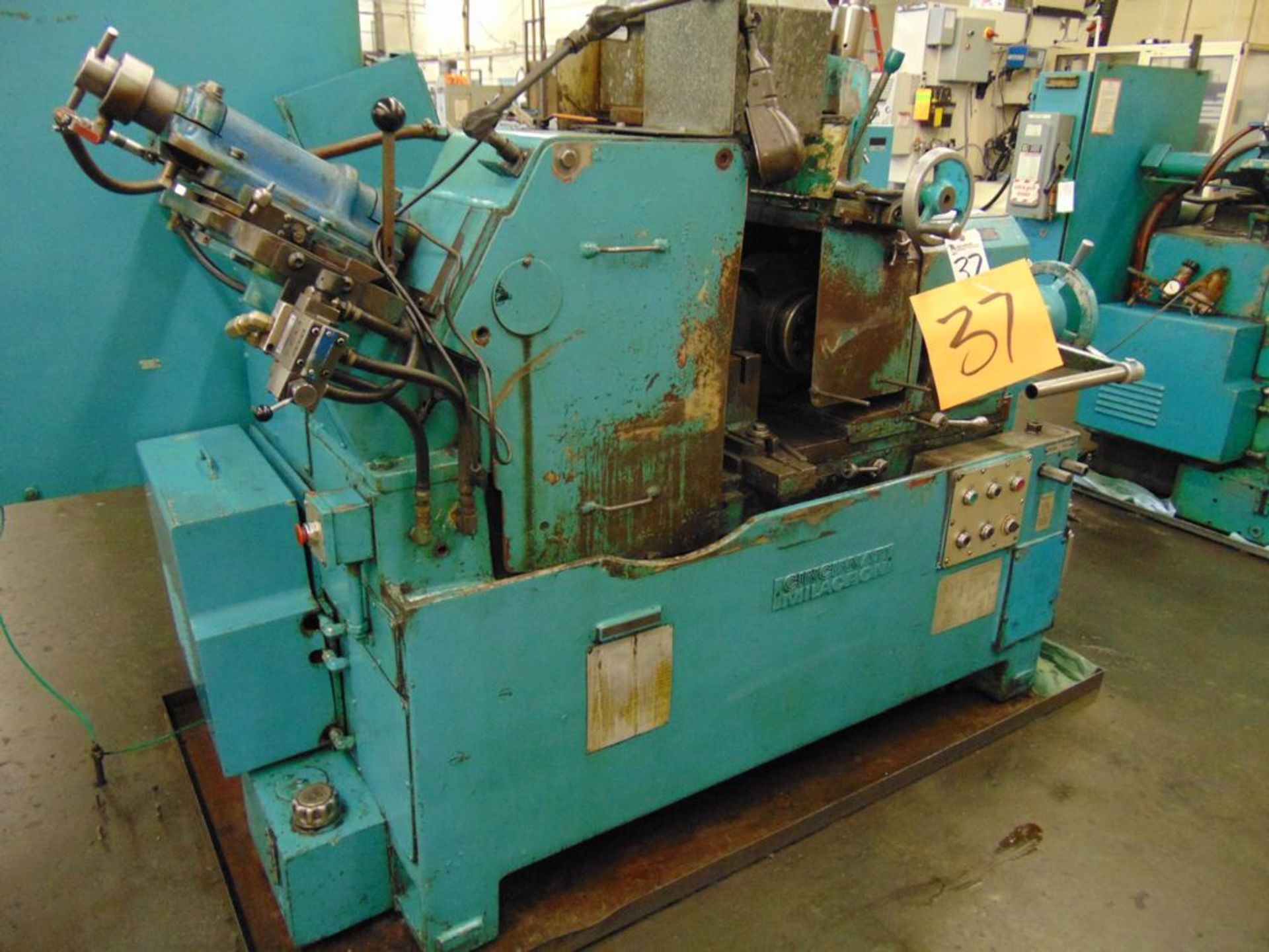 Cincinnati #2-OM Centerless Grinder S/N 350200086-0009 (LOADING FEES: $600)