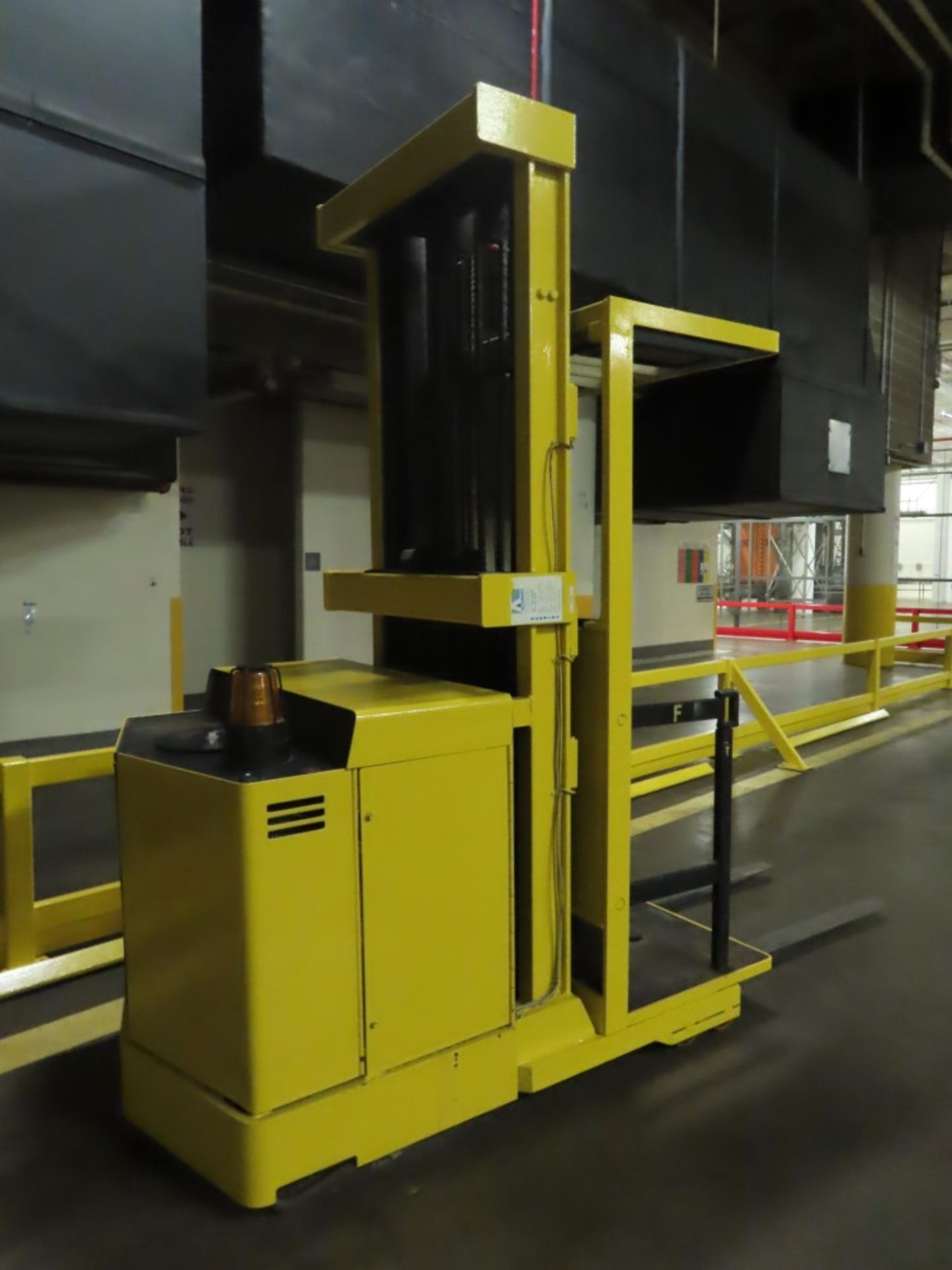 Crown Stand Up Aisle Lift Truck (SEE NOTE) - Image 3 of 4