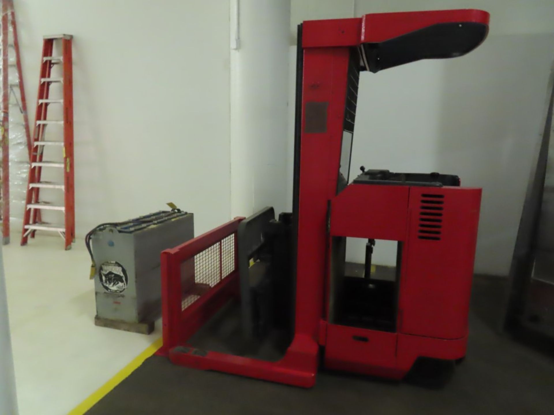 Raymond Elec Stand Up Lift Truck (SEE NOTE) - Image 4 of 4