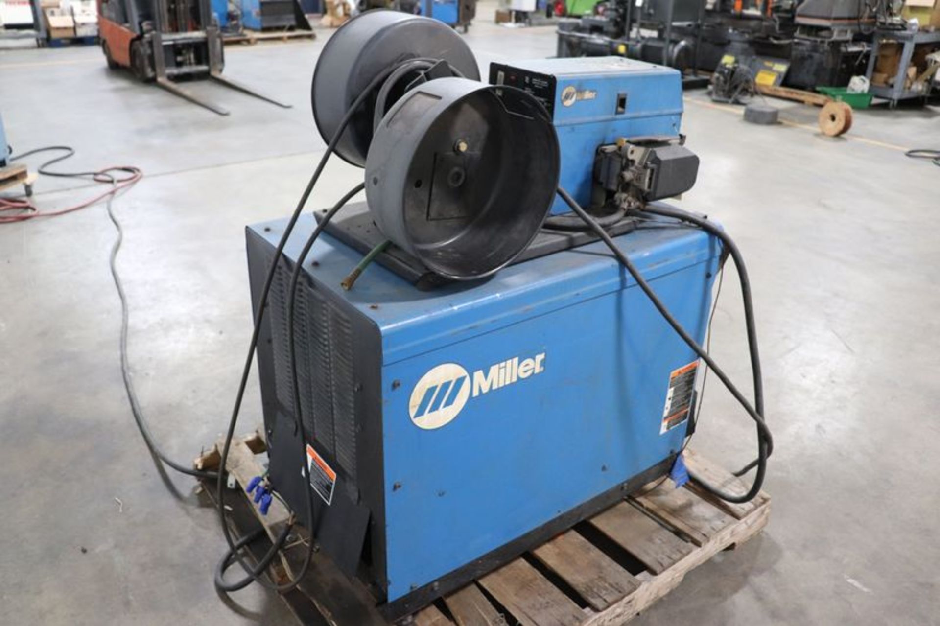 Miller Deltaweld 452 450 Amp Mig Welder w/ D-64 Wire Feeder - Image 11 of 12