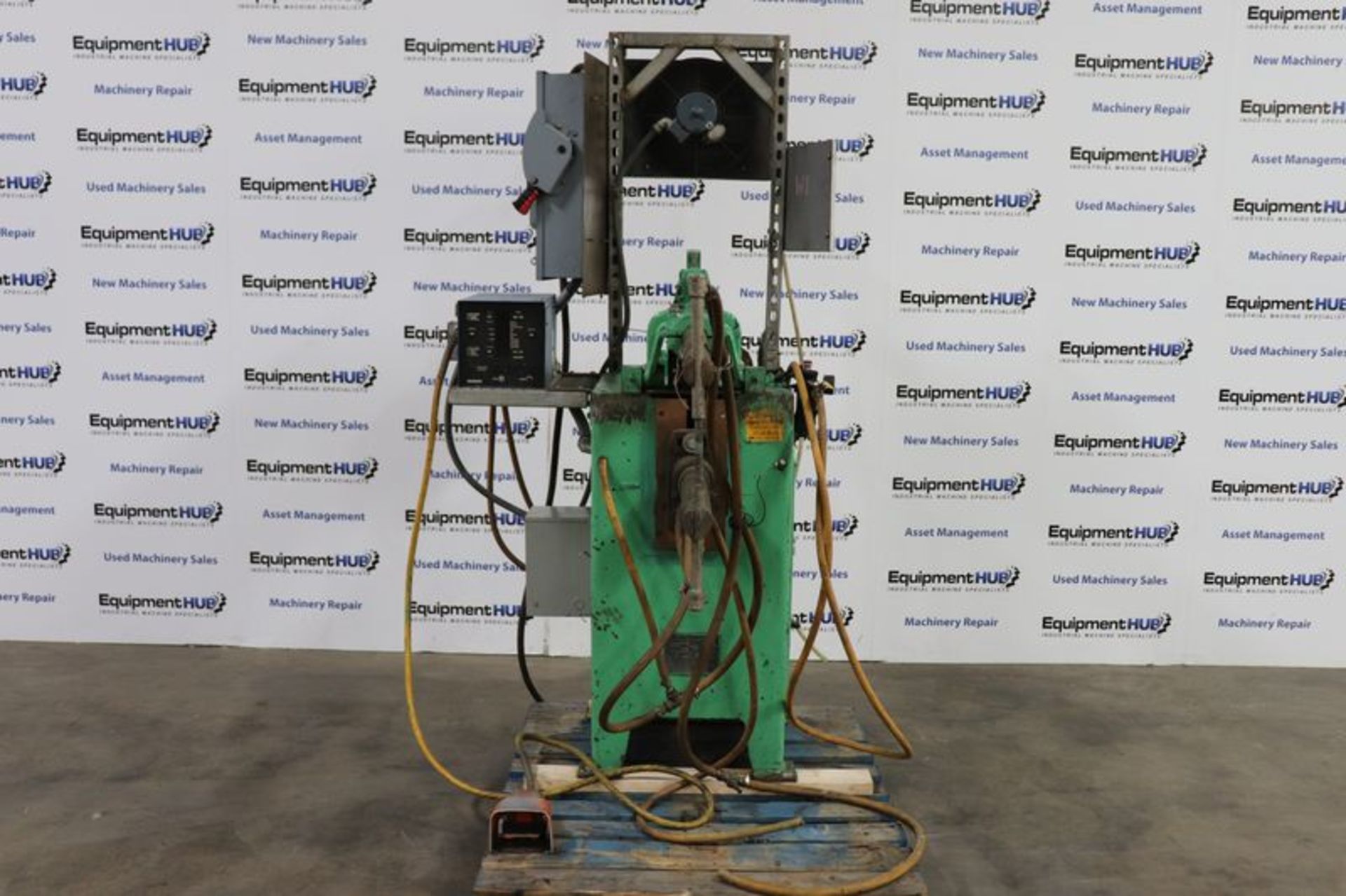 Federal RM-2-24 30 KVA 24" Throat Water Cooled Spot Welder