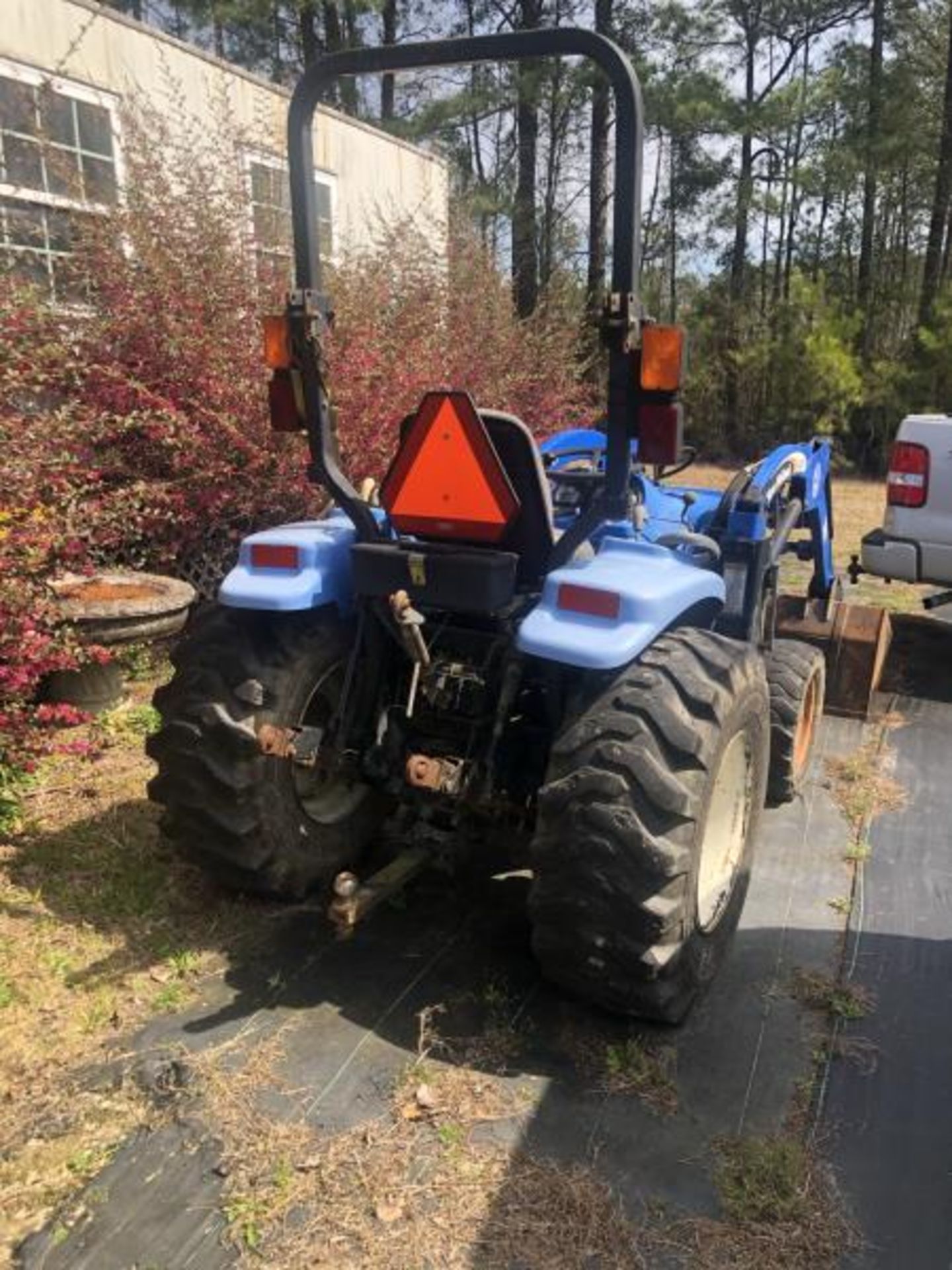 Tractor by New Holland Model: TC33DA w/ 240TL Bucket, 2,049.7 Hours, SN:G100372 / 4A13D - Image 15 of 22