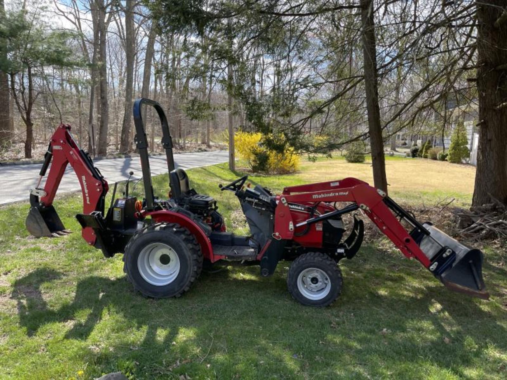 2013 Mahindra Max 28XL 4wd, Backhoe MB63 & Front Bucket , Approx 87 Hours