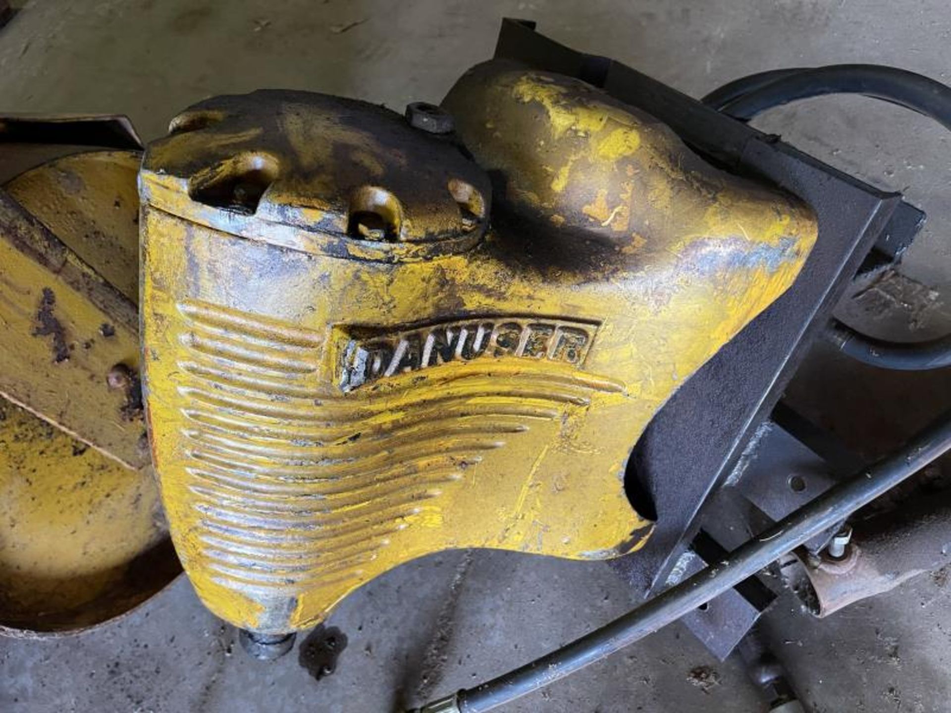 Danuser hydraulic auger head