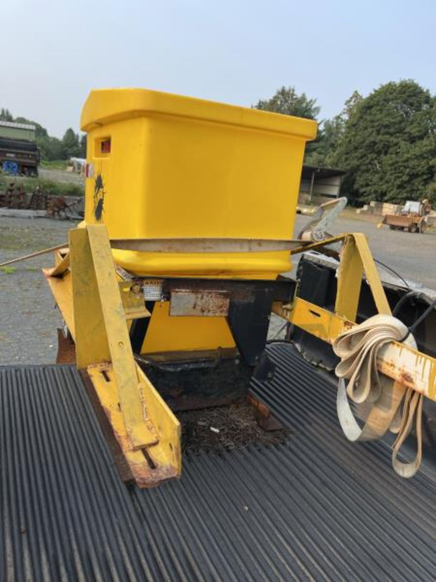 Fisher speed caster 2 stage spreader 12V truck mounter SN: 205063 (Buyer responsible for disconnecti - Image 2 of 6