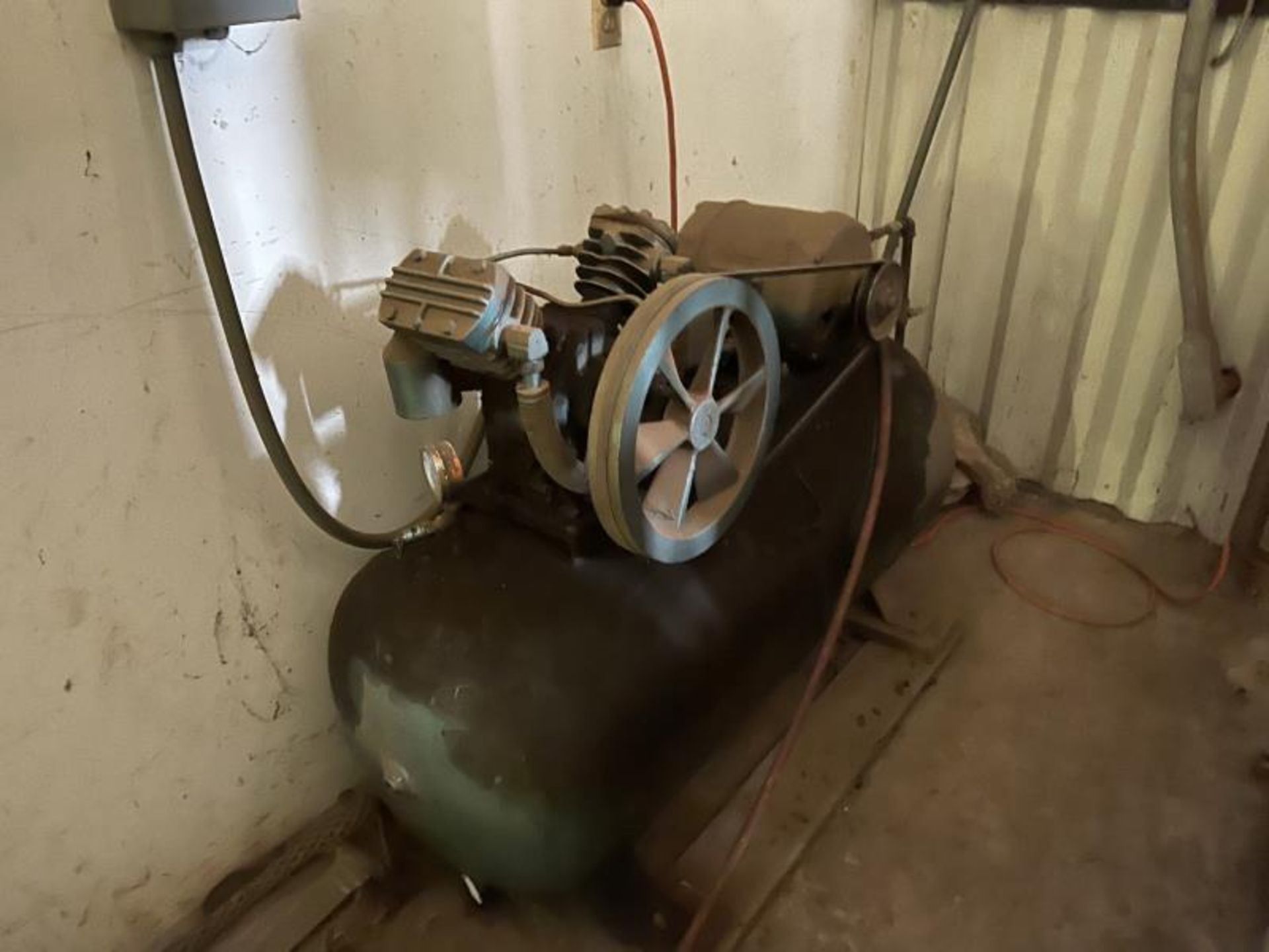 Air compressor twin head horizontal