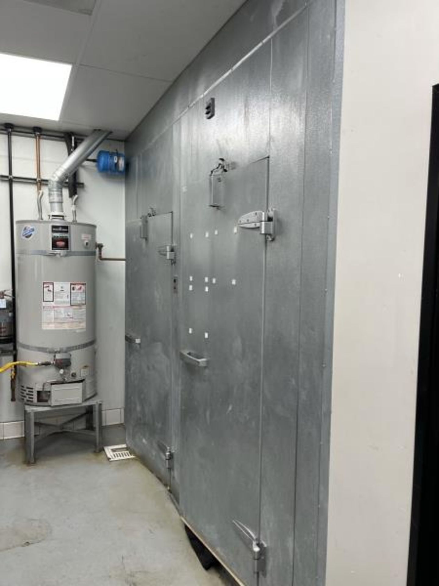 Commercial walk-in cooler/freezer, 2017, untested, 11'W x 92"D - Image 8 of 8