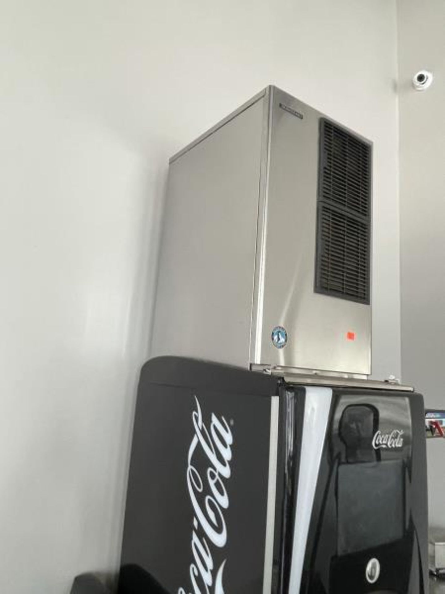 Hoshizaki ice machine, no storage, M: KM-600MAH, must be removed from the Coke machine base - Image 2 of 5