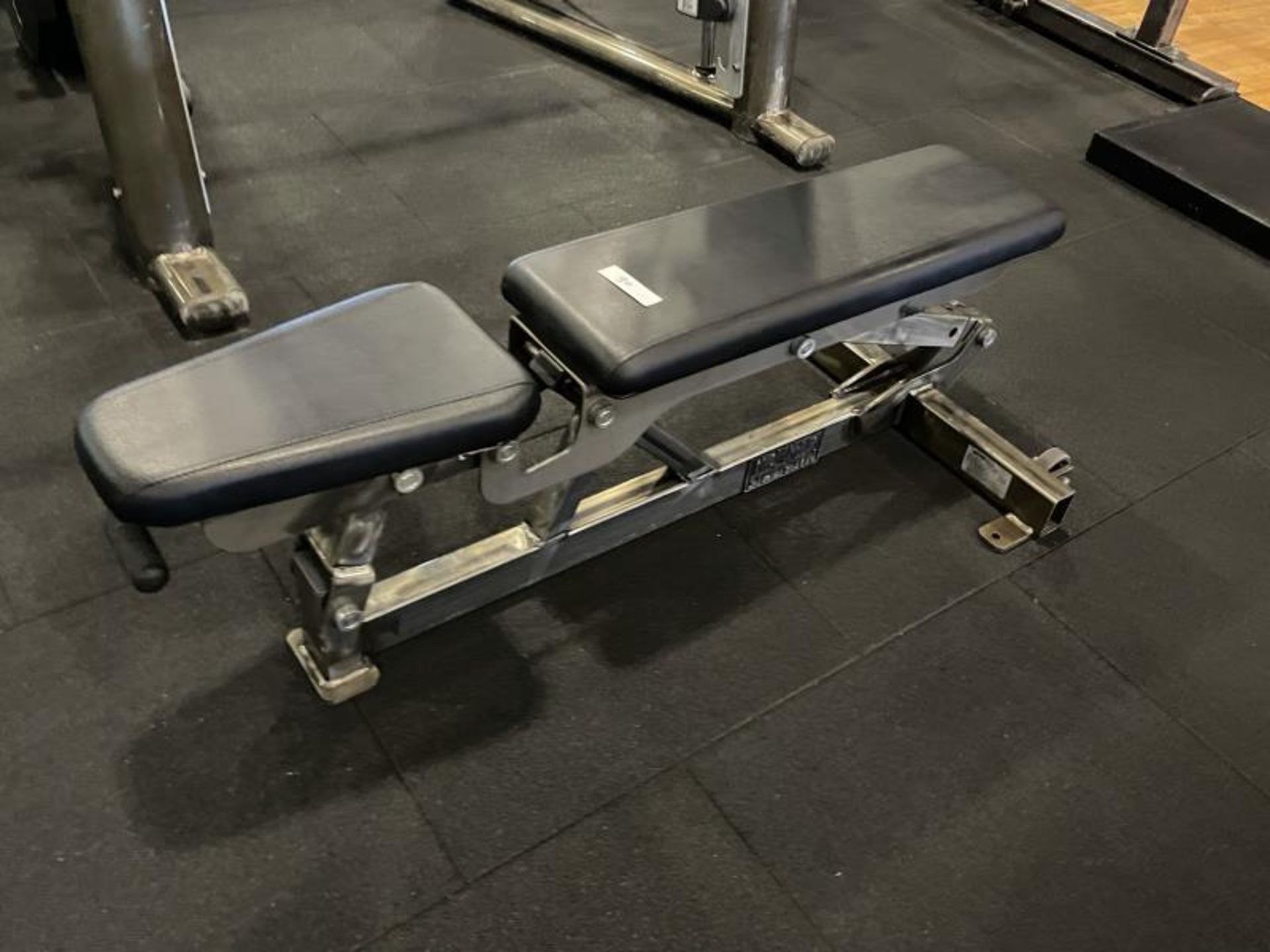 Hammer Strength Adjustable Bench with Torn Vinyl