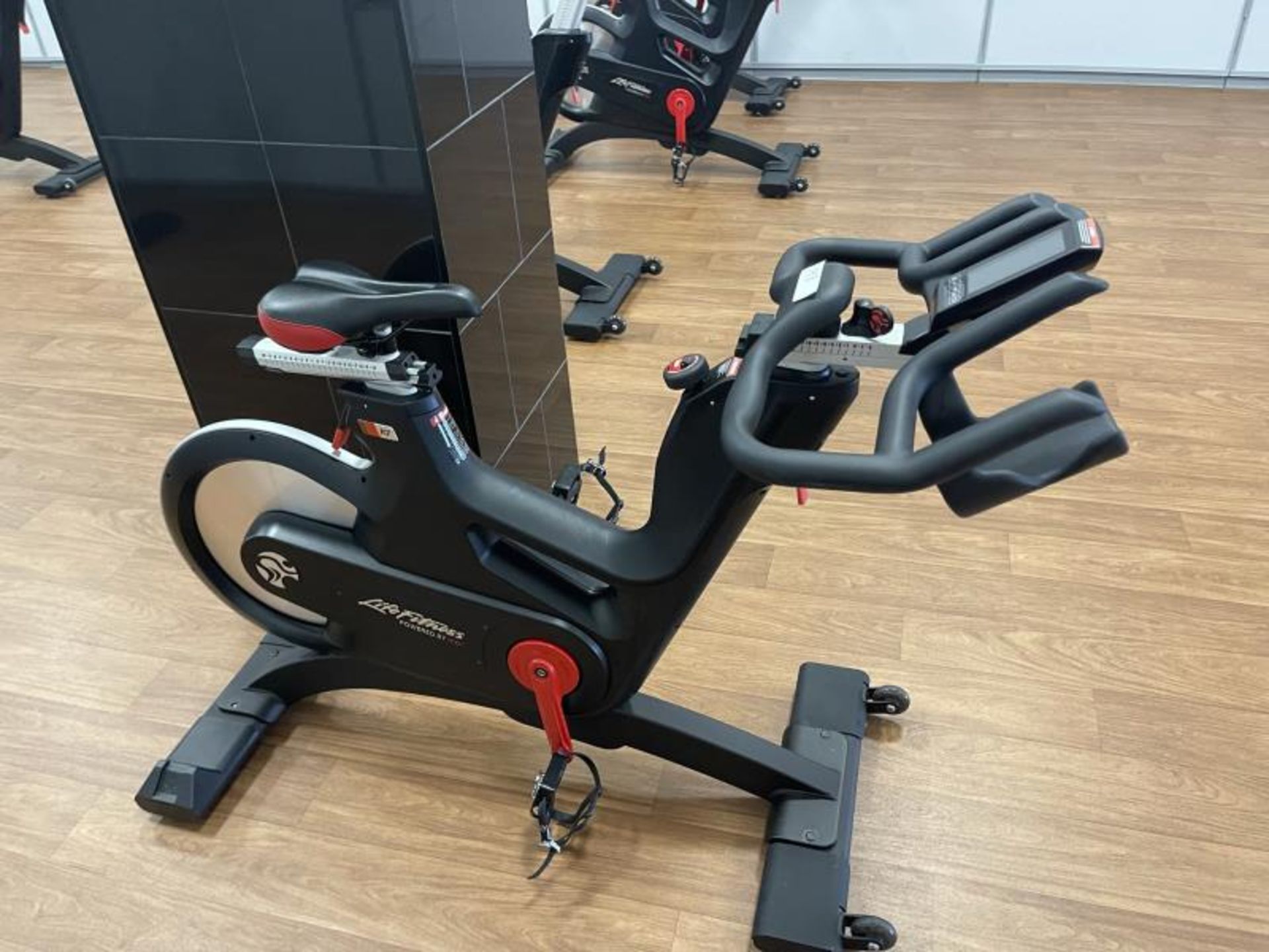 2028 Life Fitness IC7 Spin Bike M: IC-LFIC7B2-01