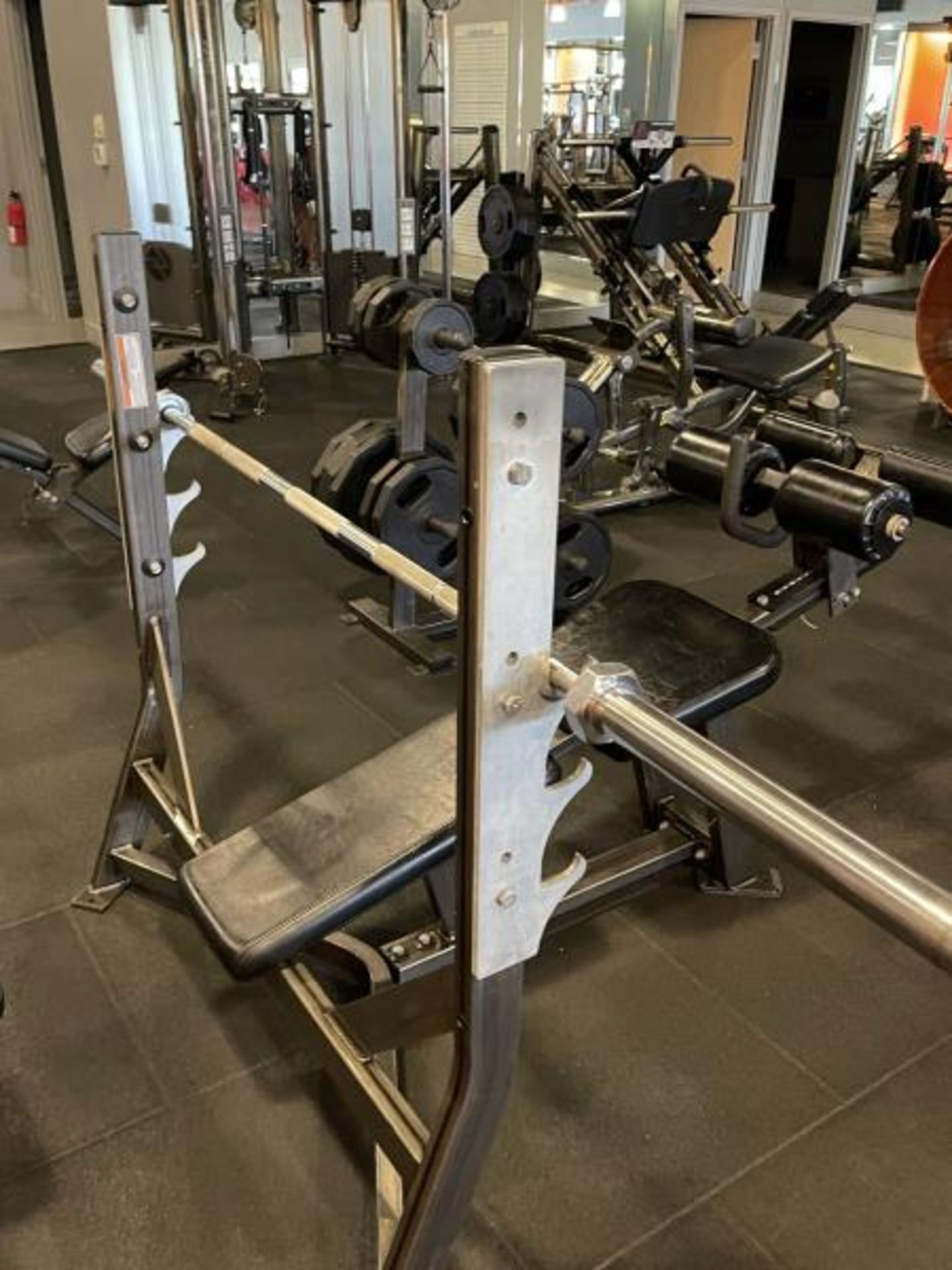 Hammer Strength Olympic Decline Bench with Bar ODB-A03 - Image 6 of 6