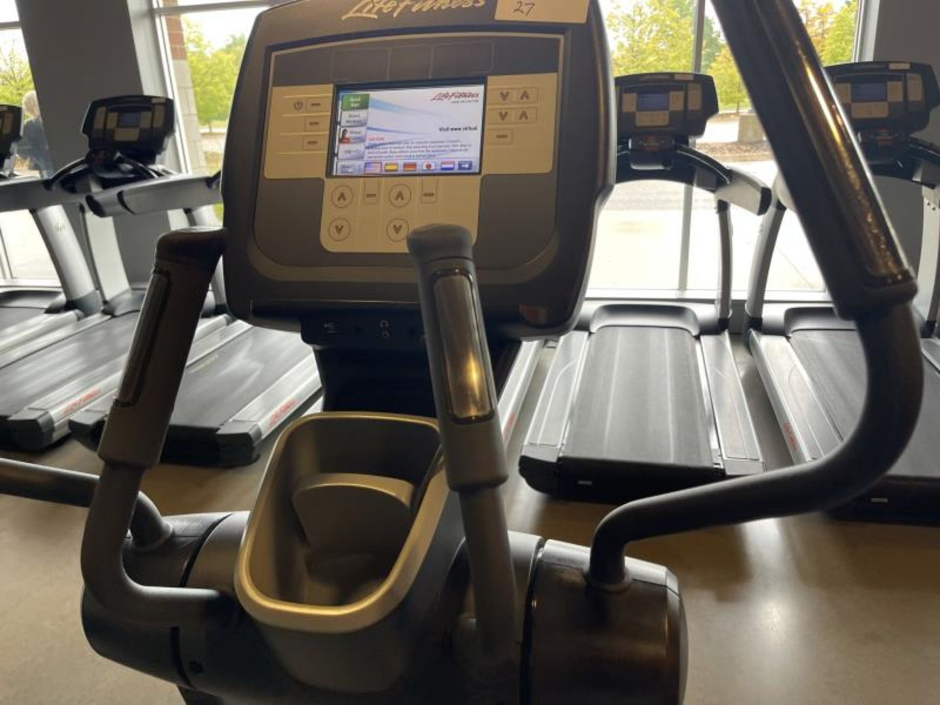 Life Fitness Elliptical M: 95X - Image 3 of 5