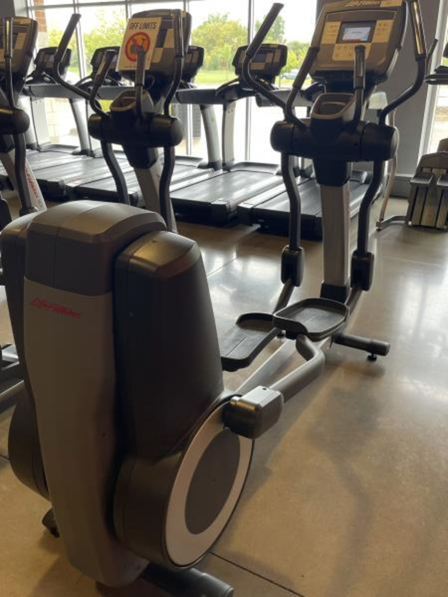 Life Fitness Elliptical M: 95X