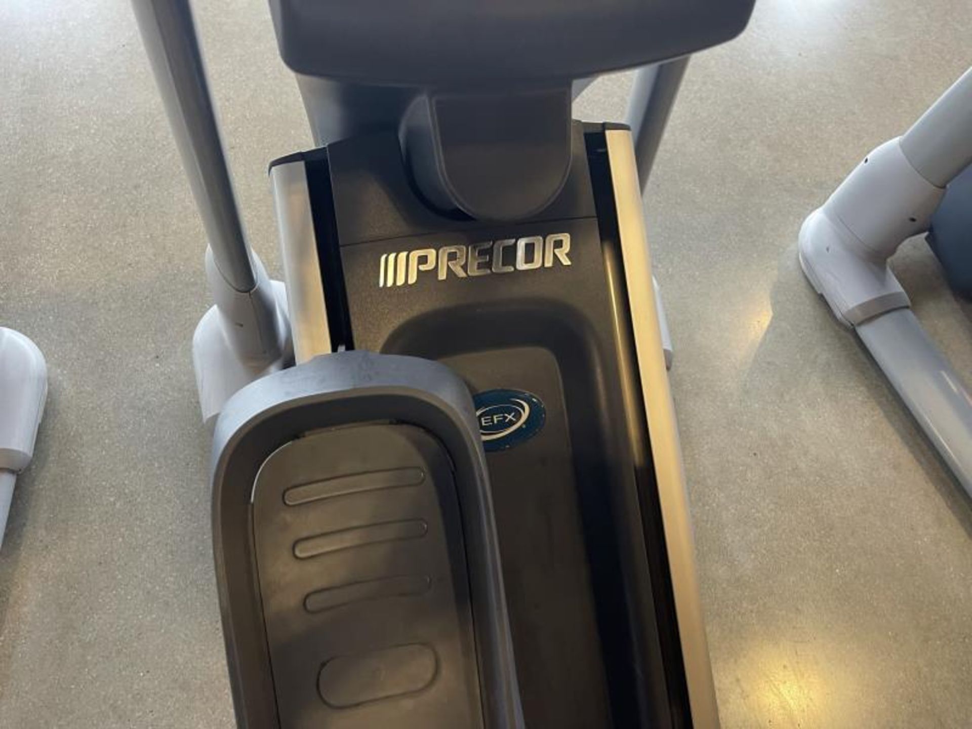 Precor EFX 546I Elliptical - Image 4 of 5