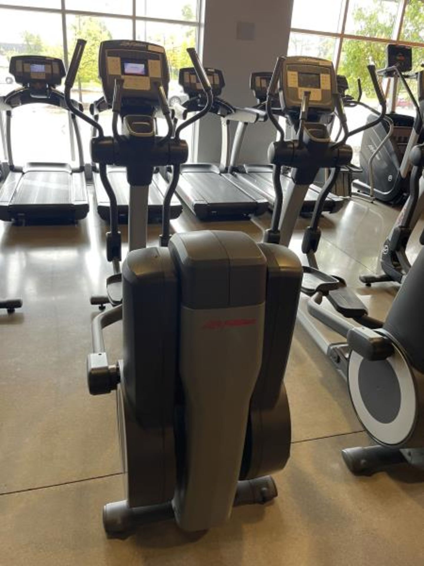 Life Fitness Elliptical M: 95X