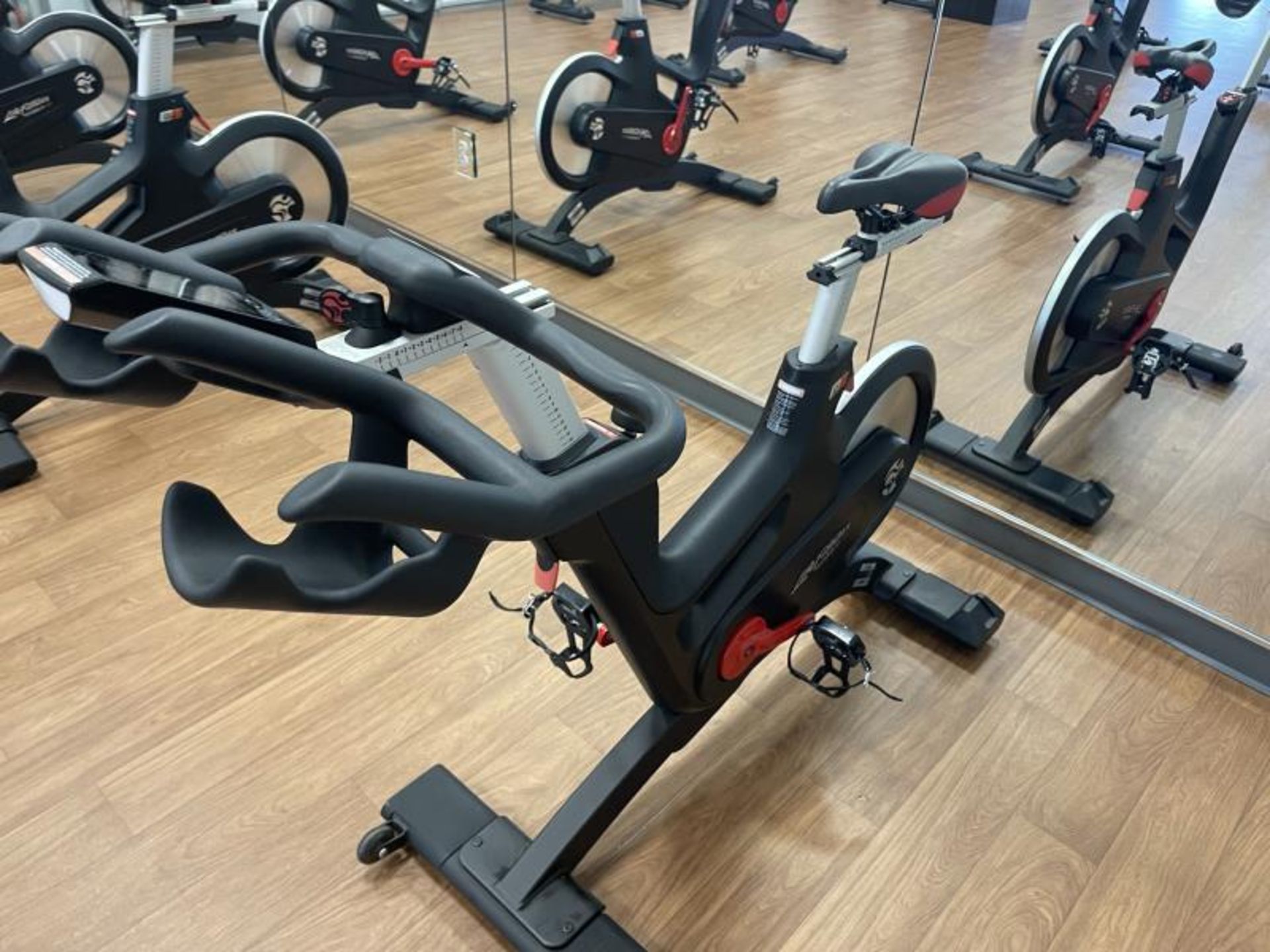 2018 Life Fitness IC7 Spin Bikes M: IC-LFIC7B2-01 - Image 4 of 5