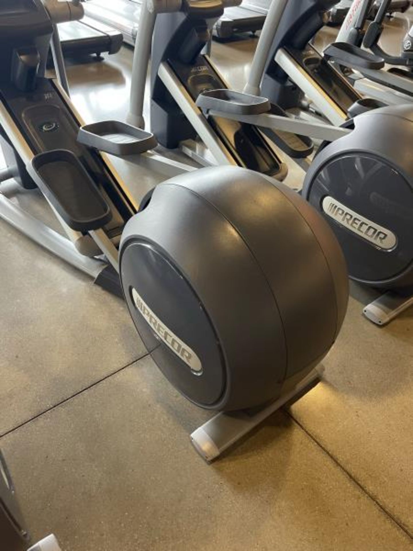 Precor EFX 546I Elliptical - Image 2 of 5