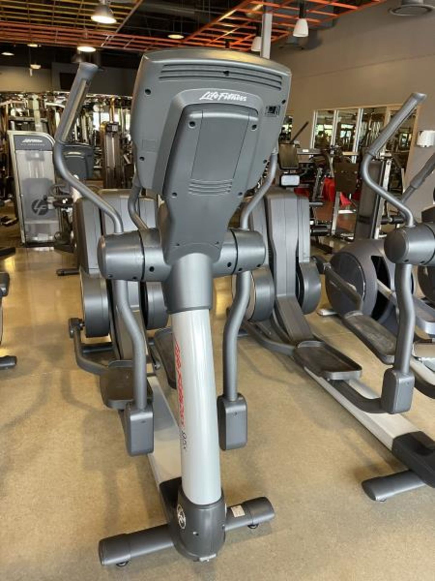 Life Fitness Elliptical M: 95X - Image 4 of 5