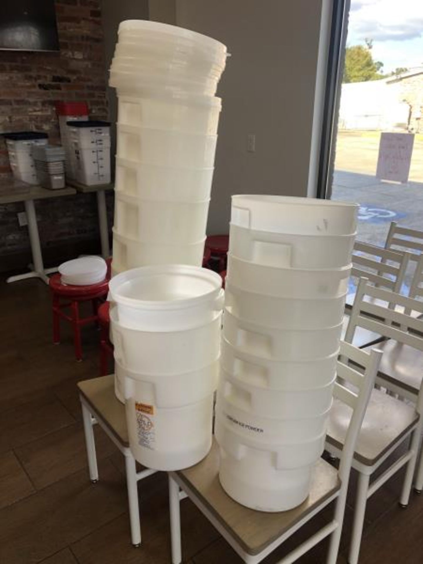 Lot: 19 Tubs with 11 Lids - Image 2 of 2