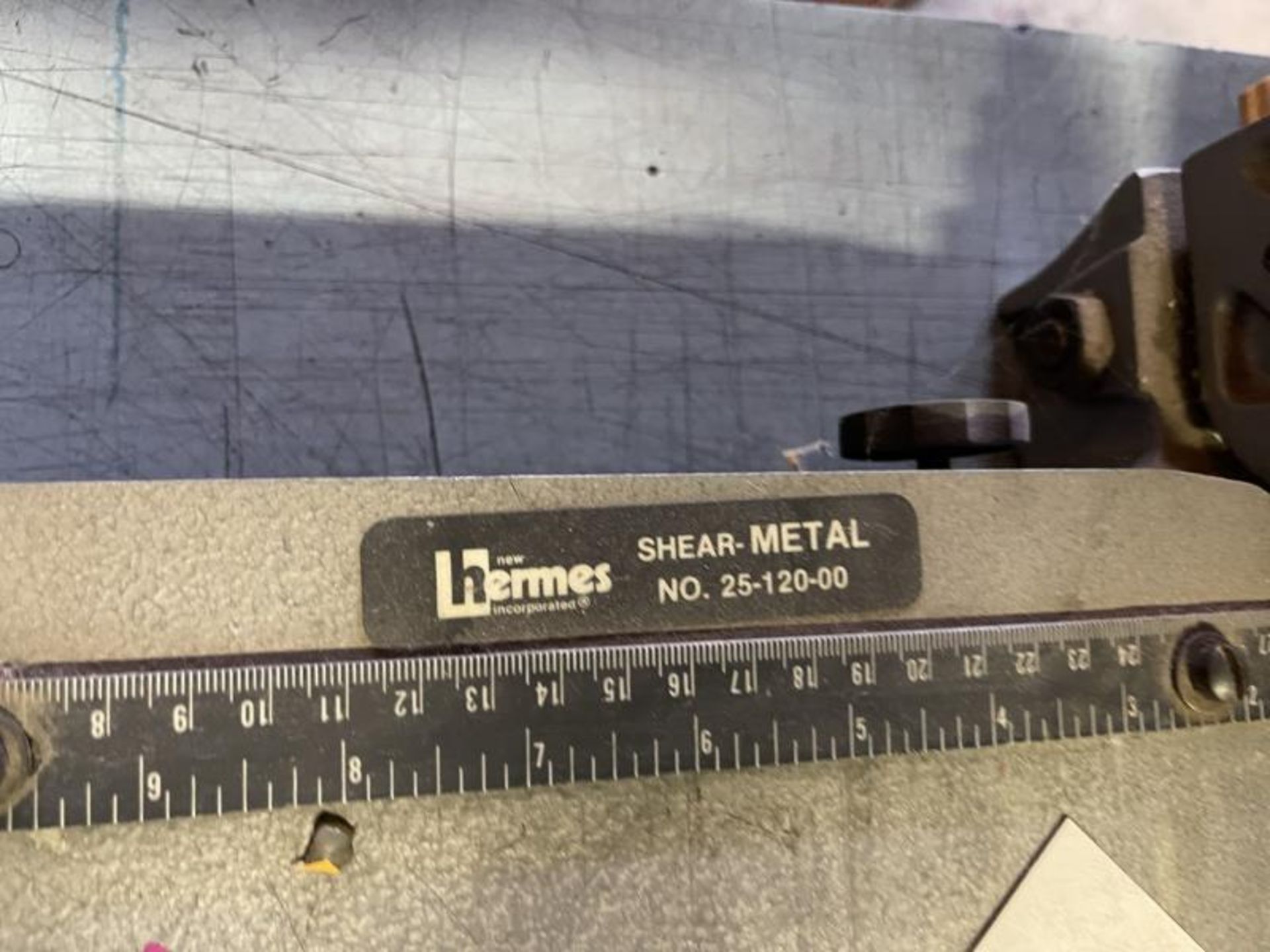 Table Top Metal Shear by Hermes, Model: 25-120-00 - Image 3 of 5