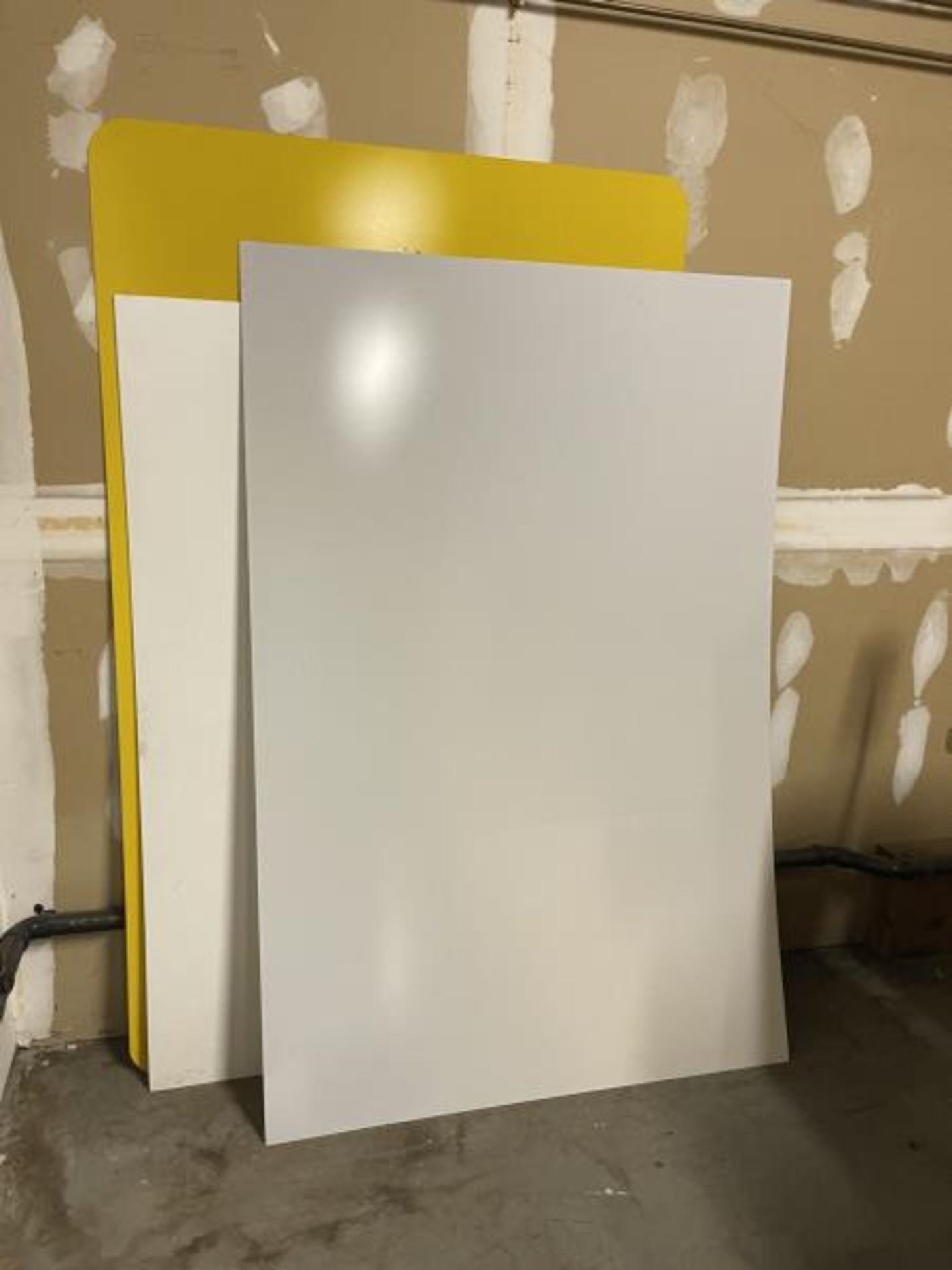 Aluminum Sign Blanks Six pcs. 6'X4' .080 with white reflective faceOne piece 4'X8' .080 with reflect - Image 5 of 13