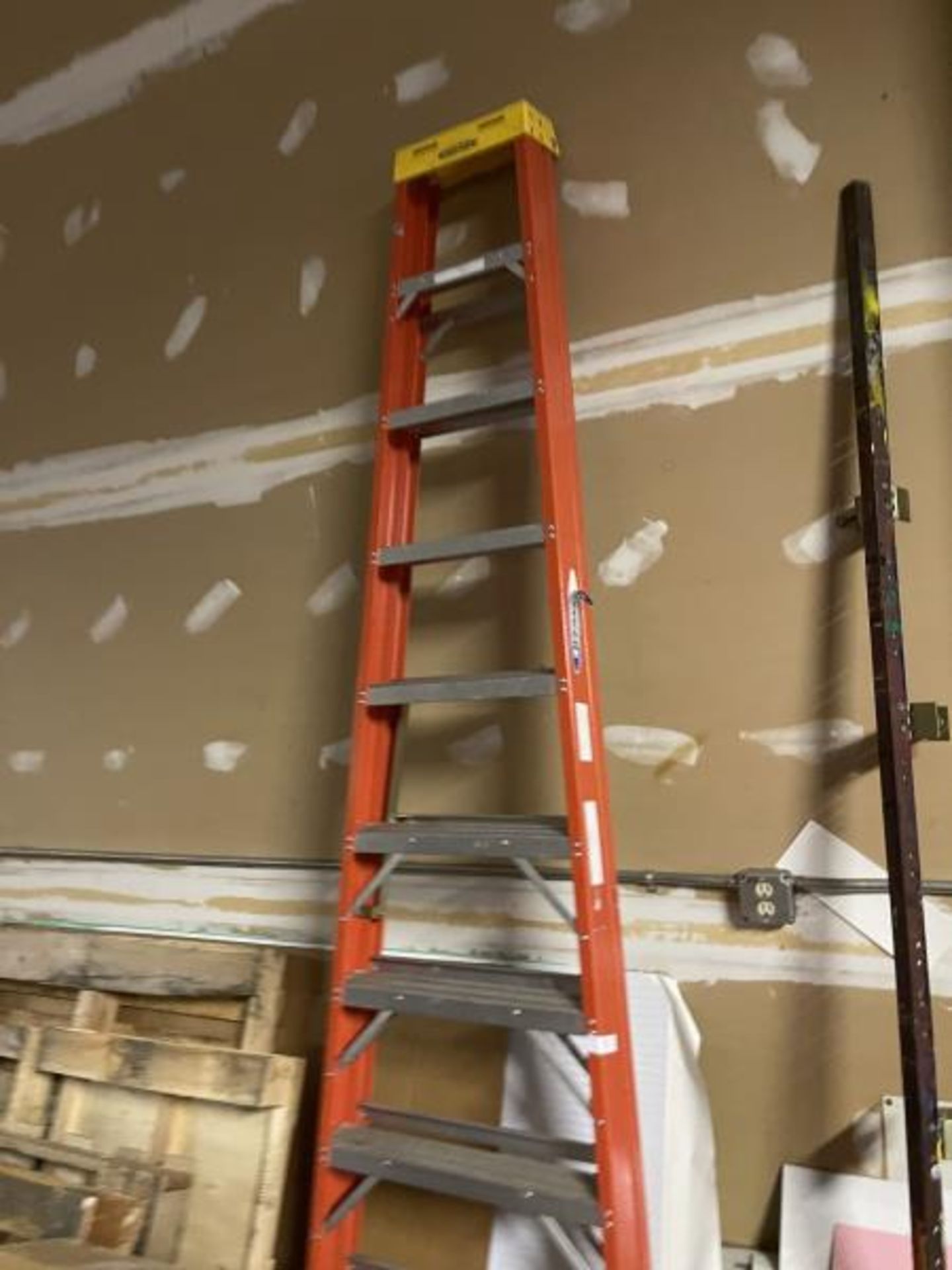 Werner Fiberglass Step Ladder, Approx. 10'