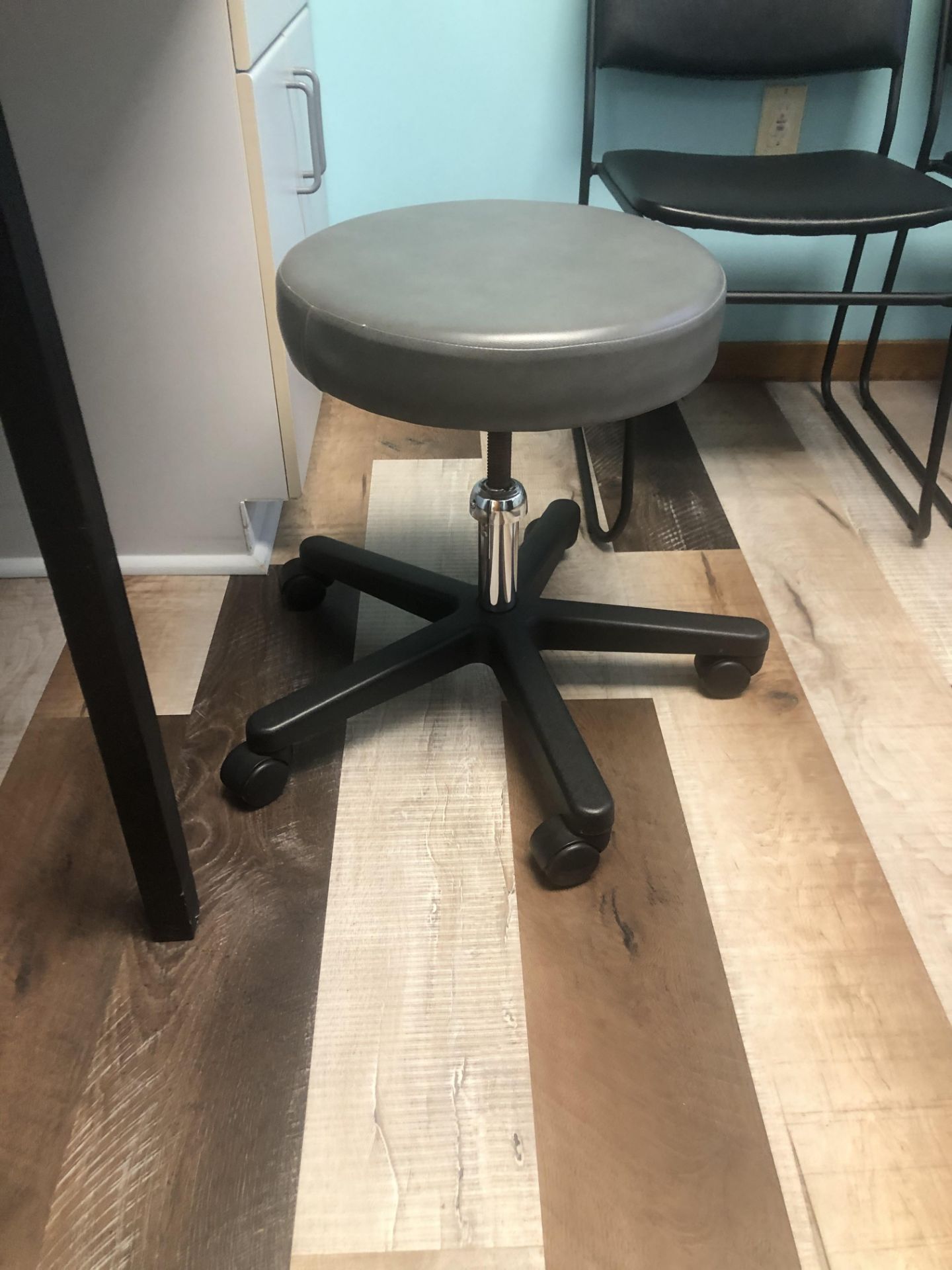 Dr's Exam Stool by Midmark, Model: 193-001 - Image 2 of 2