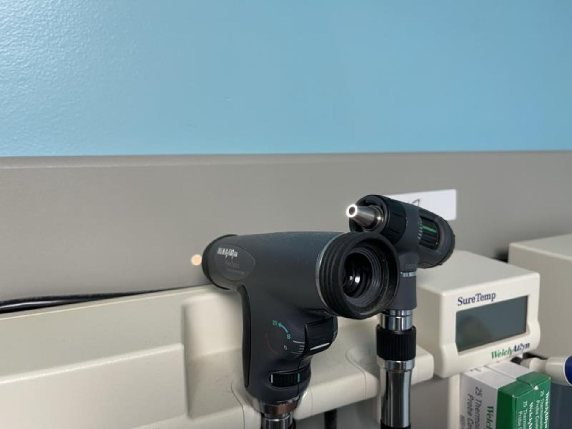 Welch Allyn Integrated Wall Diagnostic Set w/ Pan Optic Ophthalmoscope, Otoscope *+ - Image 5 of 6