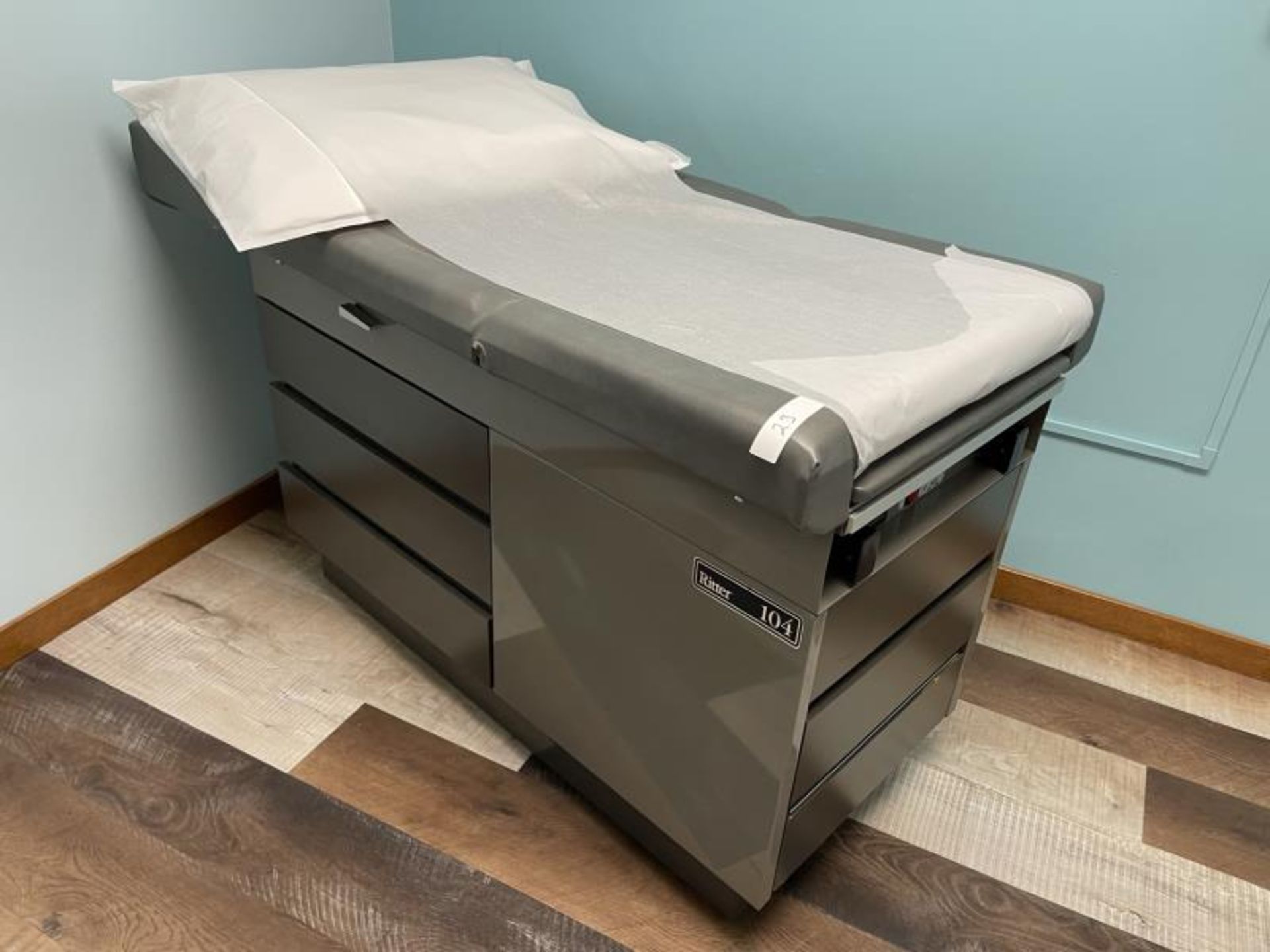 Ritter 104 Exam Table