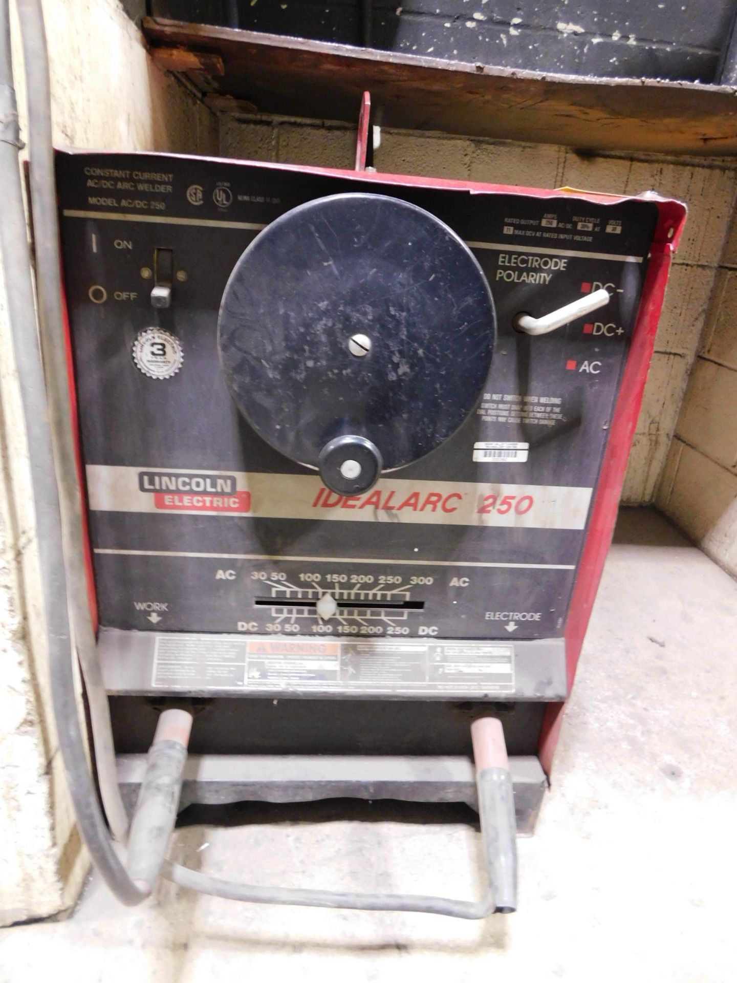 Lincoln Idealarc 250 AC/DC Welder, SN C1970400031, 208/230/460V, Single Phase