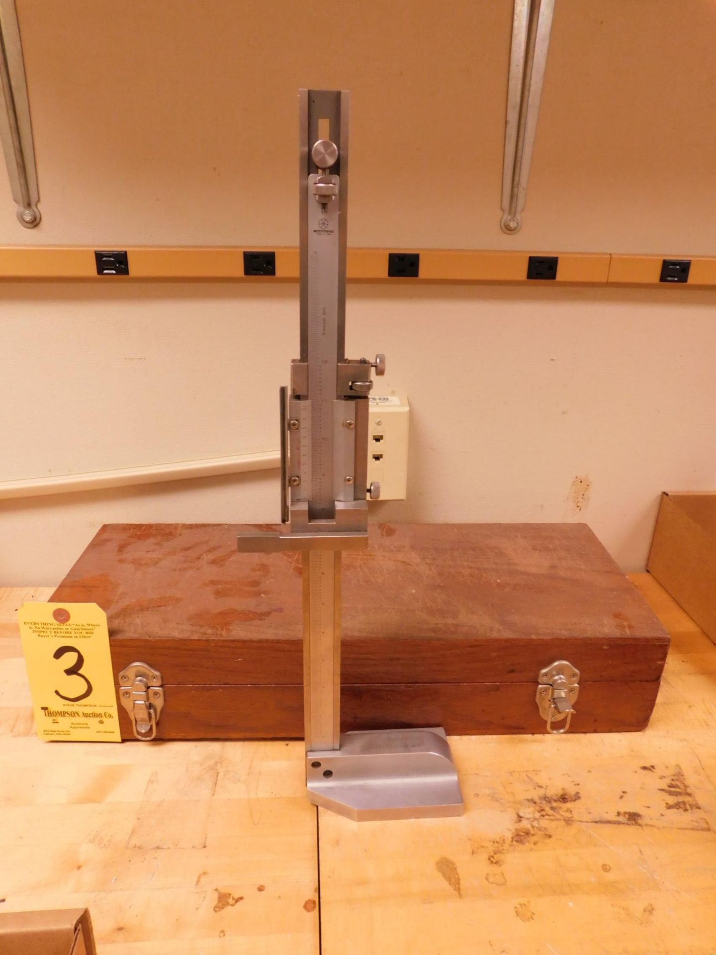 Mitutoyo 12" Height Gauge with Case