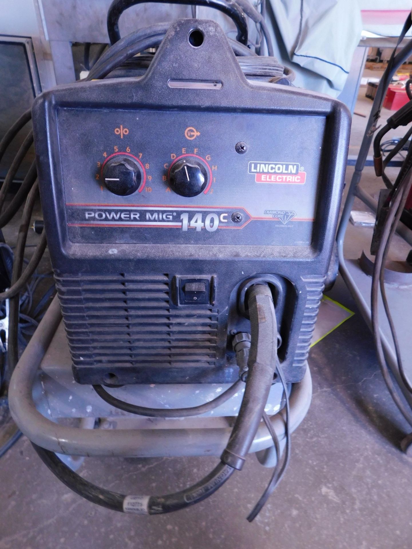 Lincoln Power Mig 140C Mig Welder, 1 ph., 120 V SN M3071101314, with Cart